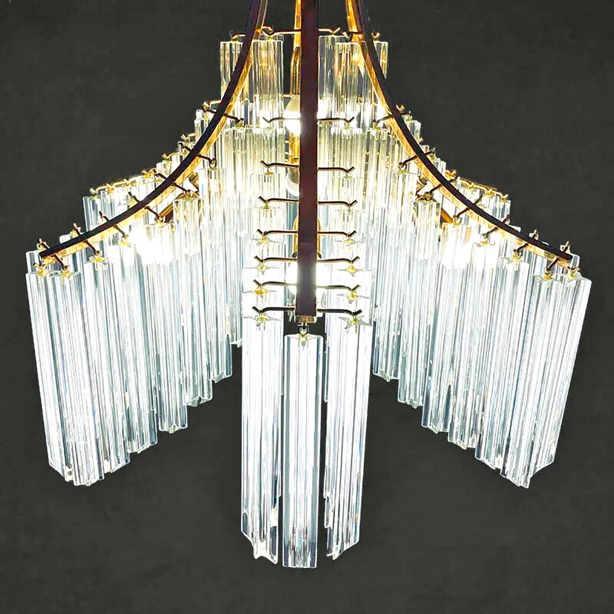 Impresionante araña italiana de cristal de Murano en forma de cascada escultórica dorada de Venini en venta 9