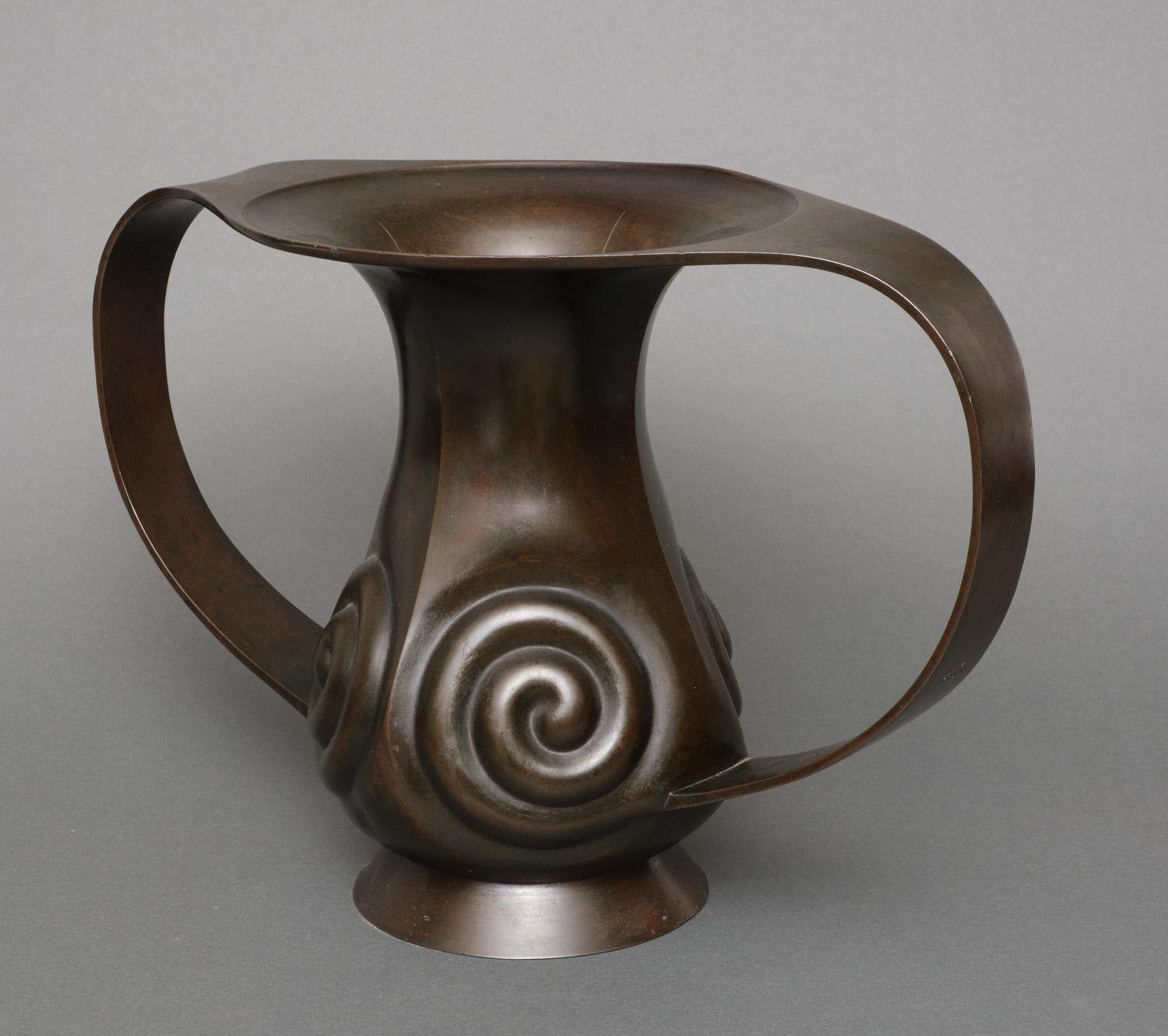 20th Century Impressive Japanese bronze mimikuchi 耳口 (ear-mouth) flying handle vase. For Sale