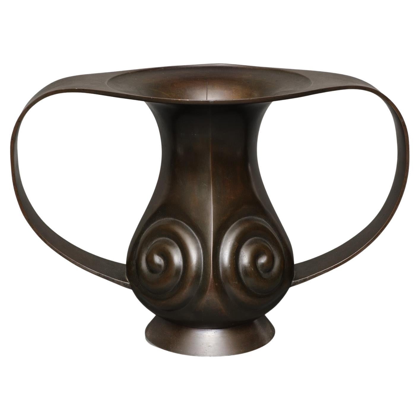 Impressive Japanese bronze mimikuchi 耳口 (ear-mouth) flying handle vase. For Sale