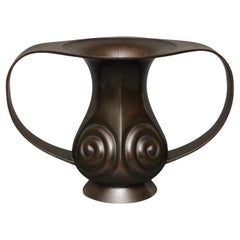 Impressionnant vase japonais en bronze mimikuchi 耳口 (oreille-bouche) à poignée volante.