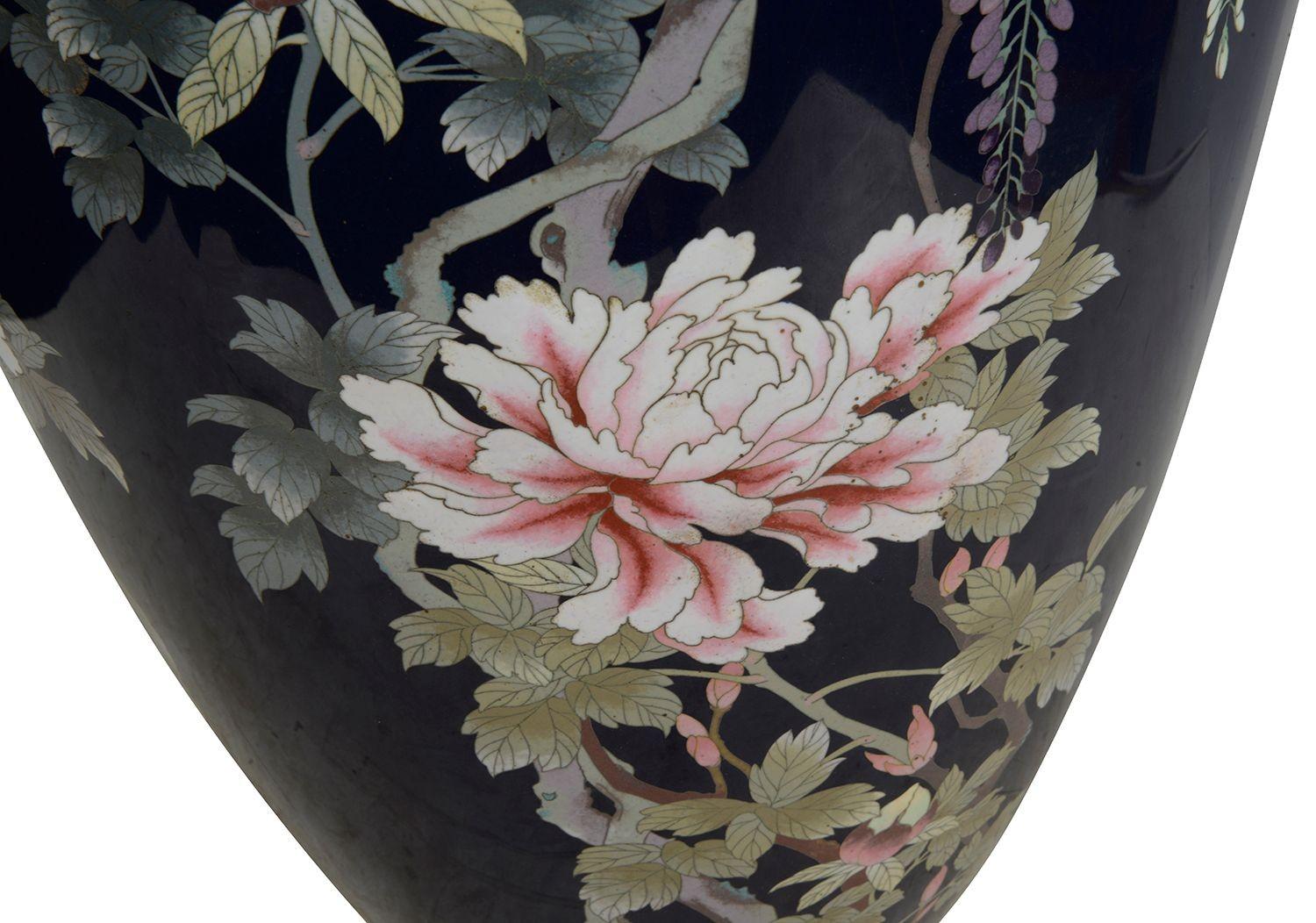 Beeindruckende japanische Cloisonné-Vase, 19. Jahrhundert. 94cm hoch (Emaille) im Angebot