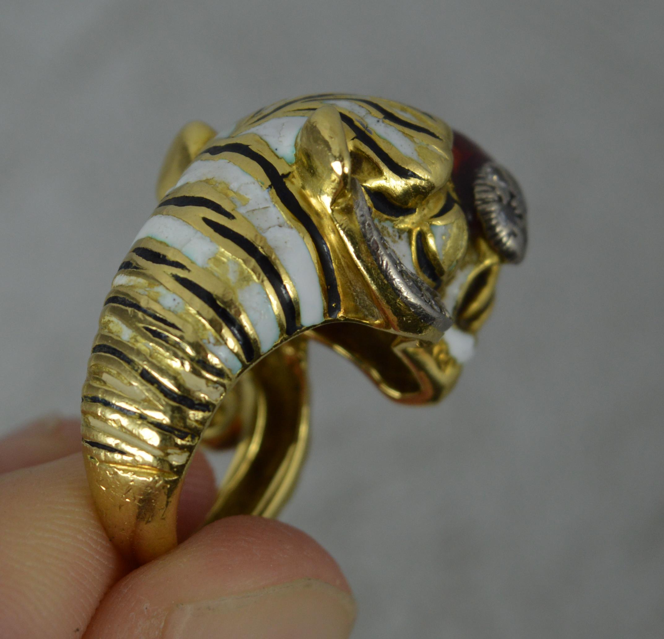 Impressive Kutchinsky 18ct Gold Enamel Diamond Tiger Ring 4
