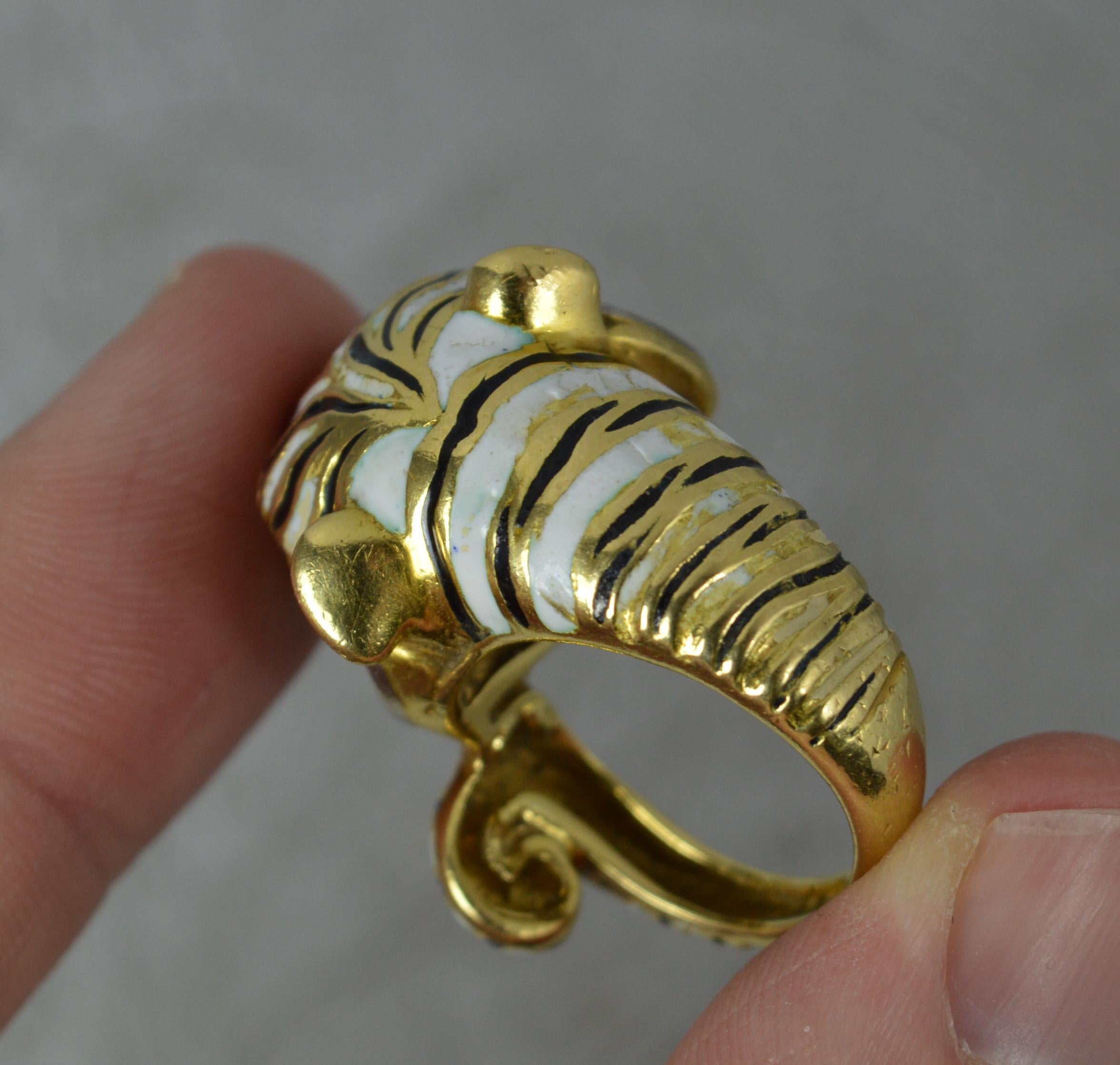 Impressive Kutchinsky 18ct Gold Enamel Diamond Tiger Ring For Sale 5