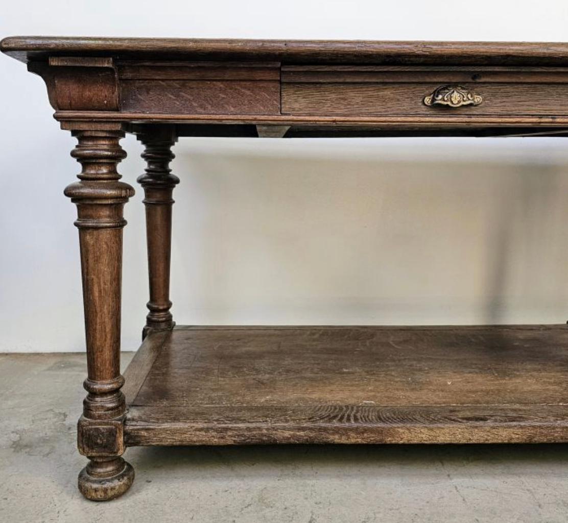 Impressive Large 19th Century French Oak Drapers Table In Good Condition In Ongar, GB