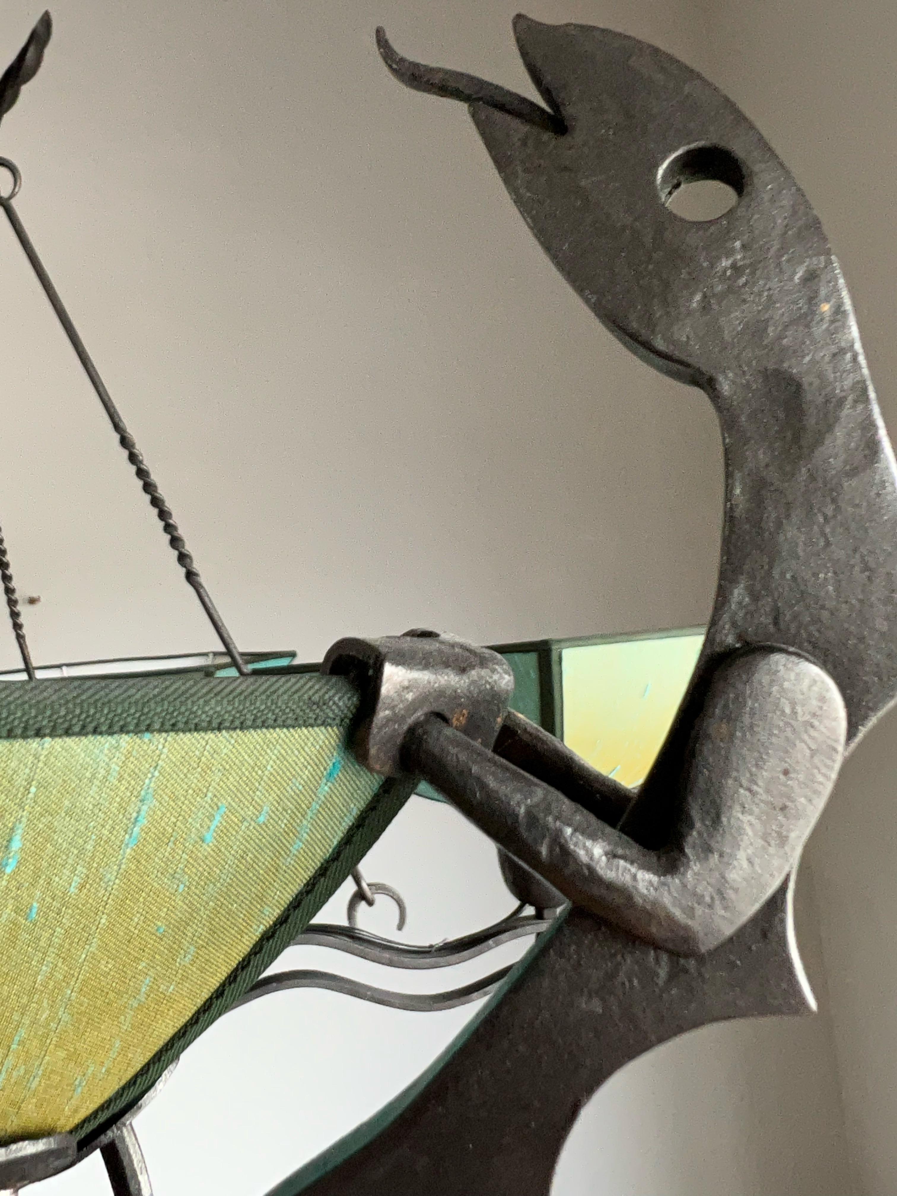 Beeindruckender großer Art-Déco-Kronleuchter aus geschmiedetem Schmiedeeisen mit Salamander-Skulptur im Angebot 2