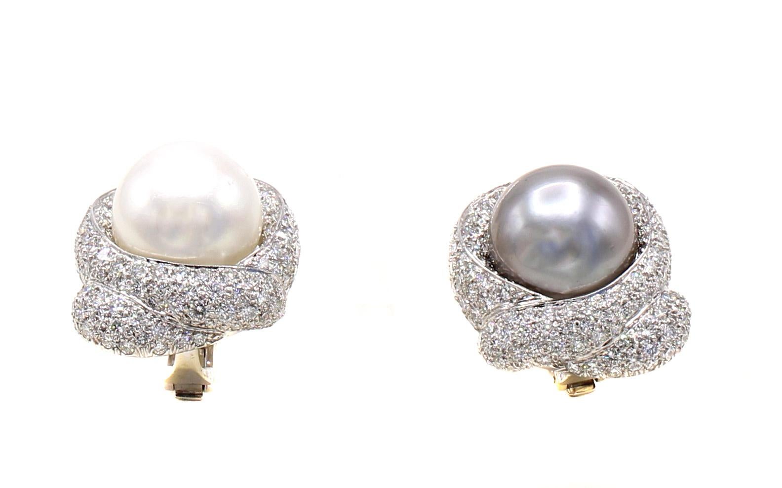 Impressive Large Black & White South Sea Pearl Diamond Platinum Ear Clips In Excellent Condition For Sale In New York, NY