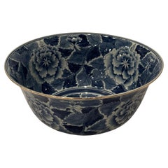 Impressionnant grand bol chinois ancien bleu et blanc