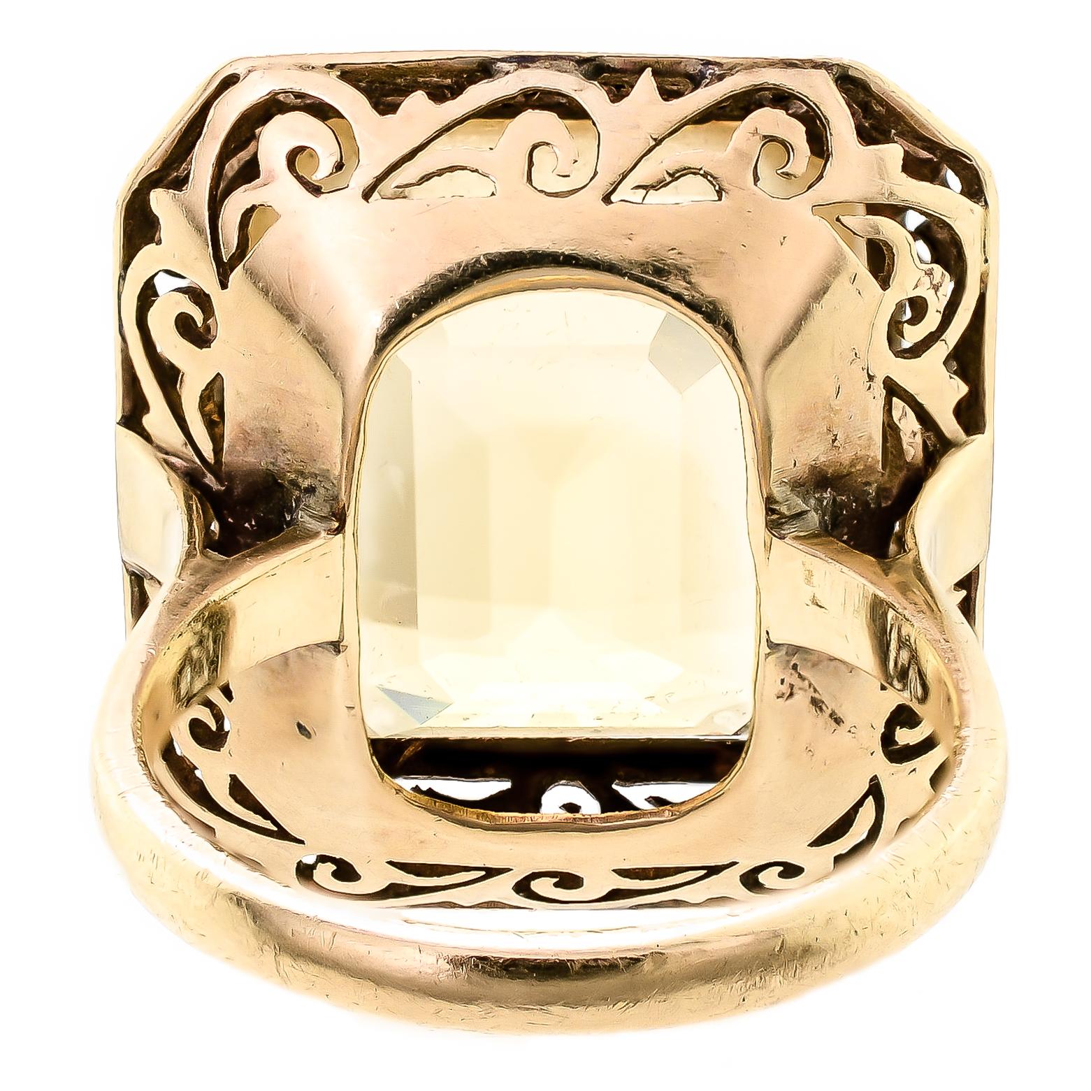 Impressive Large Citrine and Yellow Gold Cocktail Ring, circa 1930 2