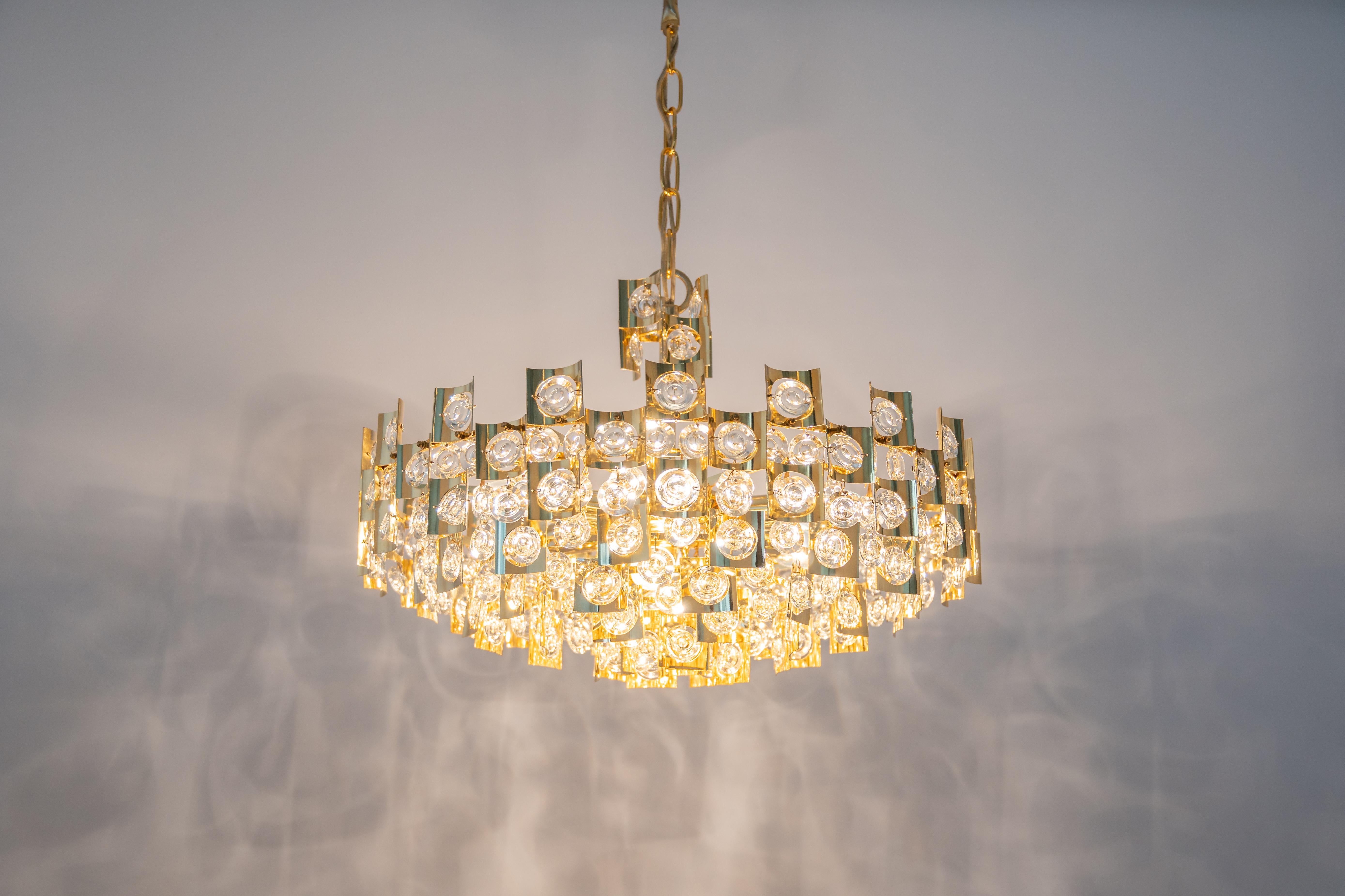 Impressive Large Gilt Brass and Crystal Glass Chandelier by Palwa Germany, 1960s For Sale 7