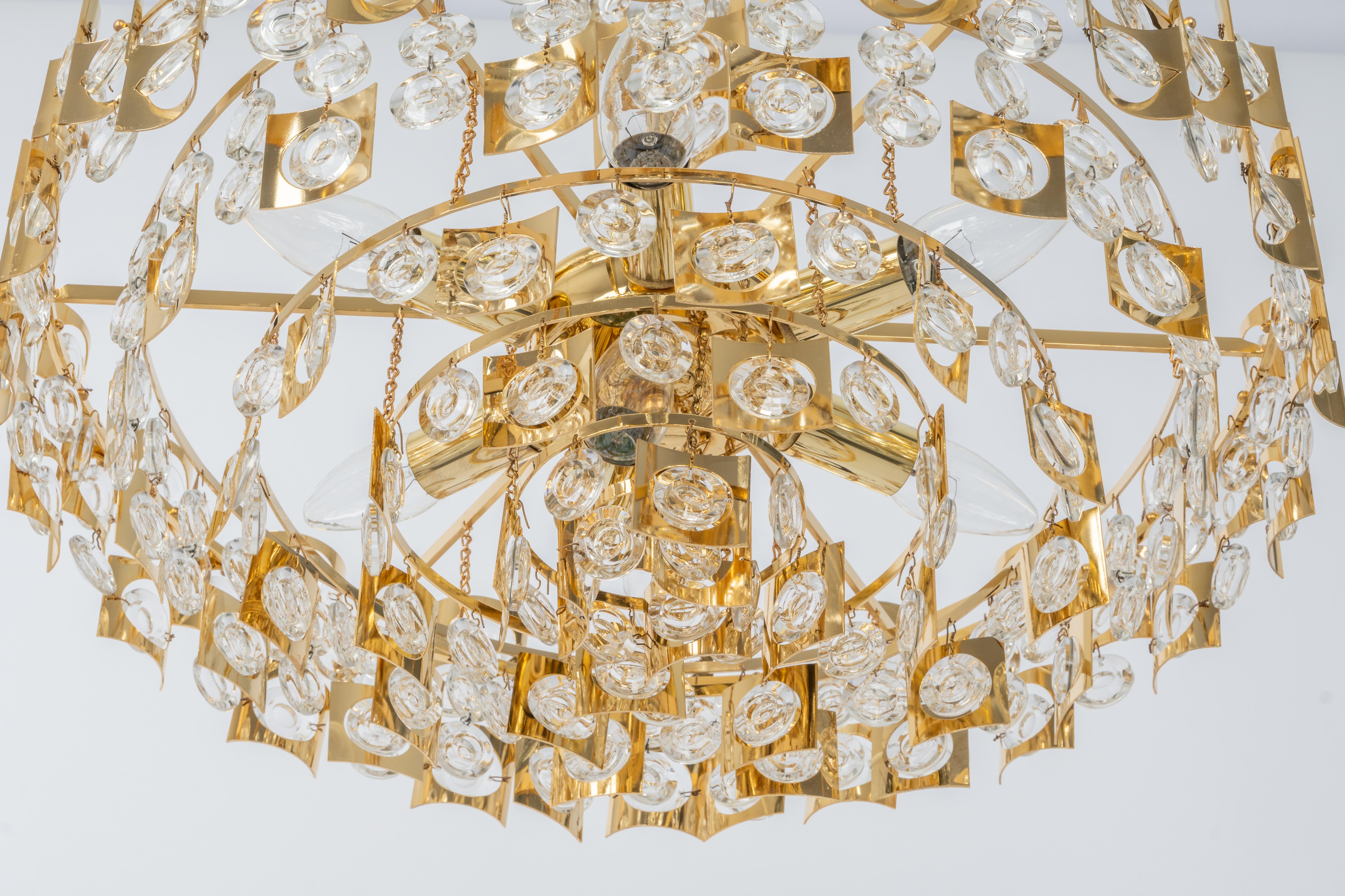 Impressive Large Gilt Brass and Crystal Glass Chandelier by Palwa Germany, 1960s In Good Condition For Sale In Aachen, NRW