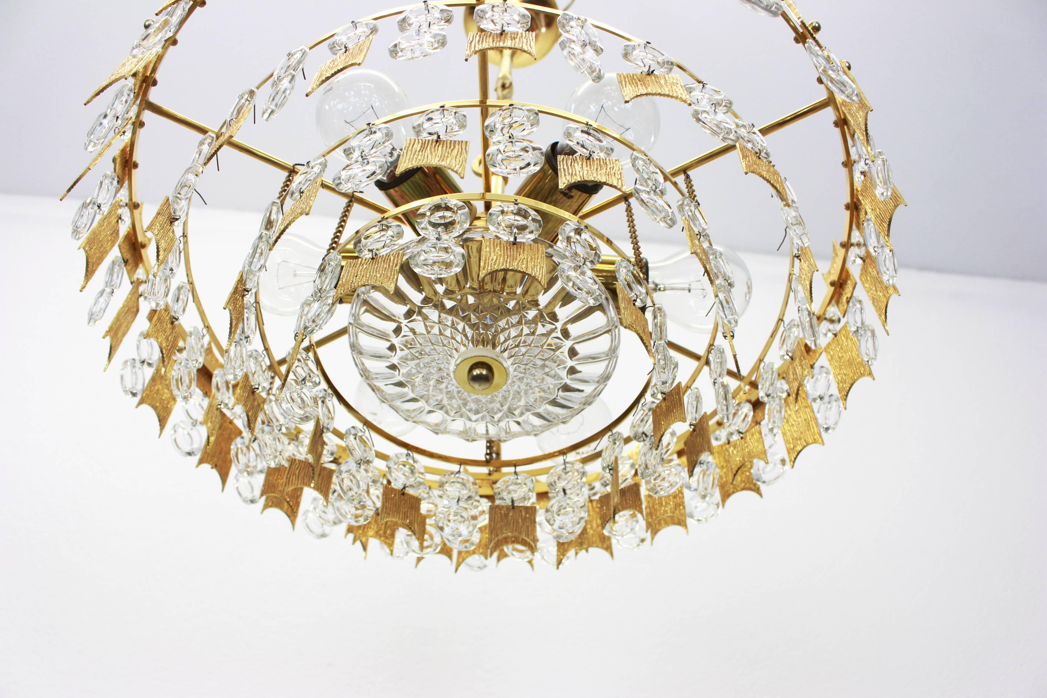 Impressive Large Gilt Brass and Crystal Glass Chandelier by Palwa Germany, 1960s For Sale 2