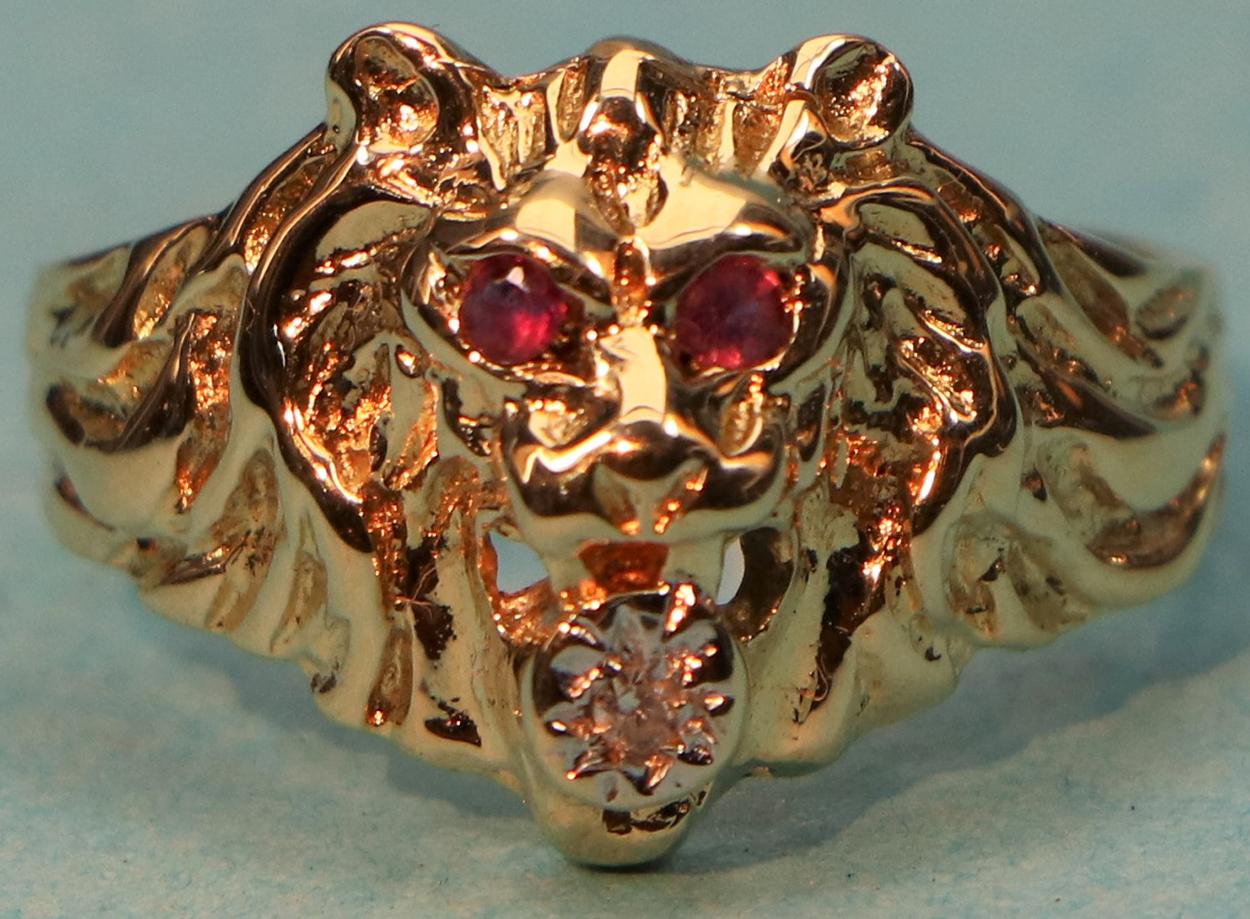 gold lion ring ruby eyes