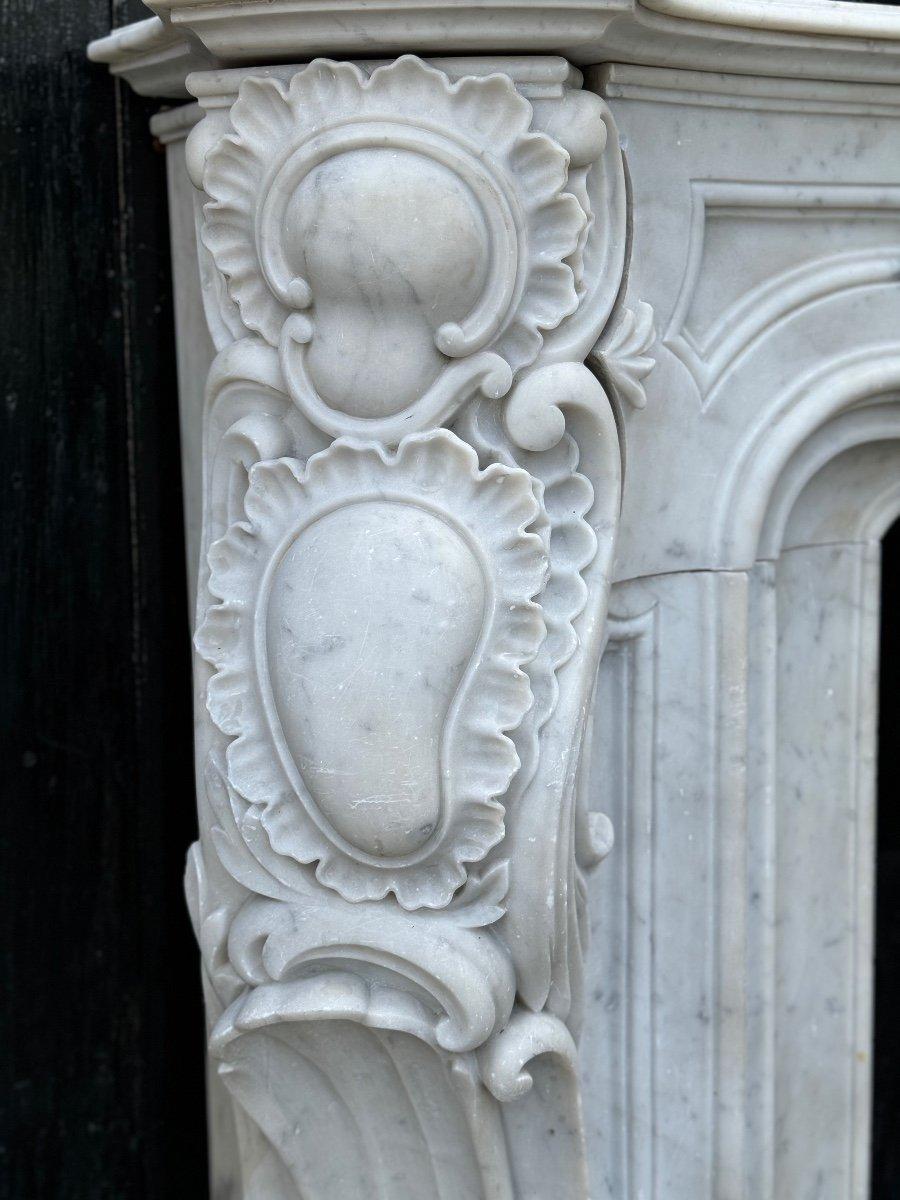 Impressive Louis XV Style Fireplace In Carrara Marble Circa 1880 For Sale 5