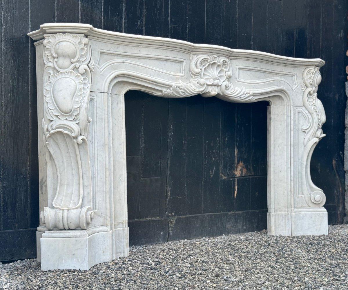 Impressive Louis XV Style Fireplace In Carrara Marble Circa 1880 For Sale 7