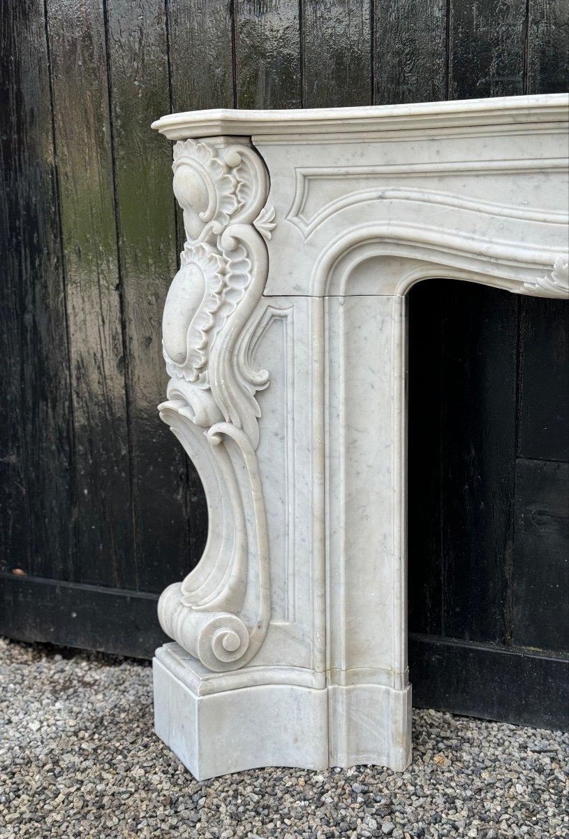 Impressionnante cheminée de style Louis XV en marbre de Carrare Circa 1880 en vente 1