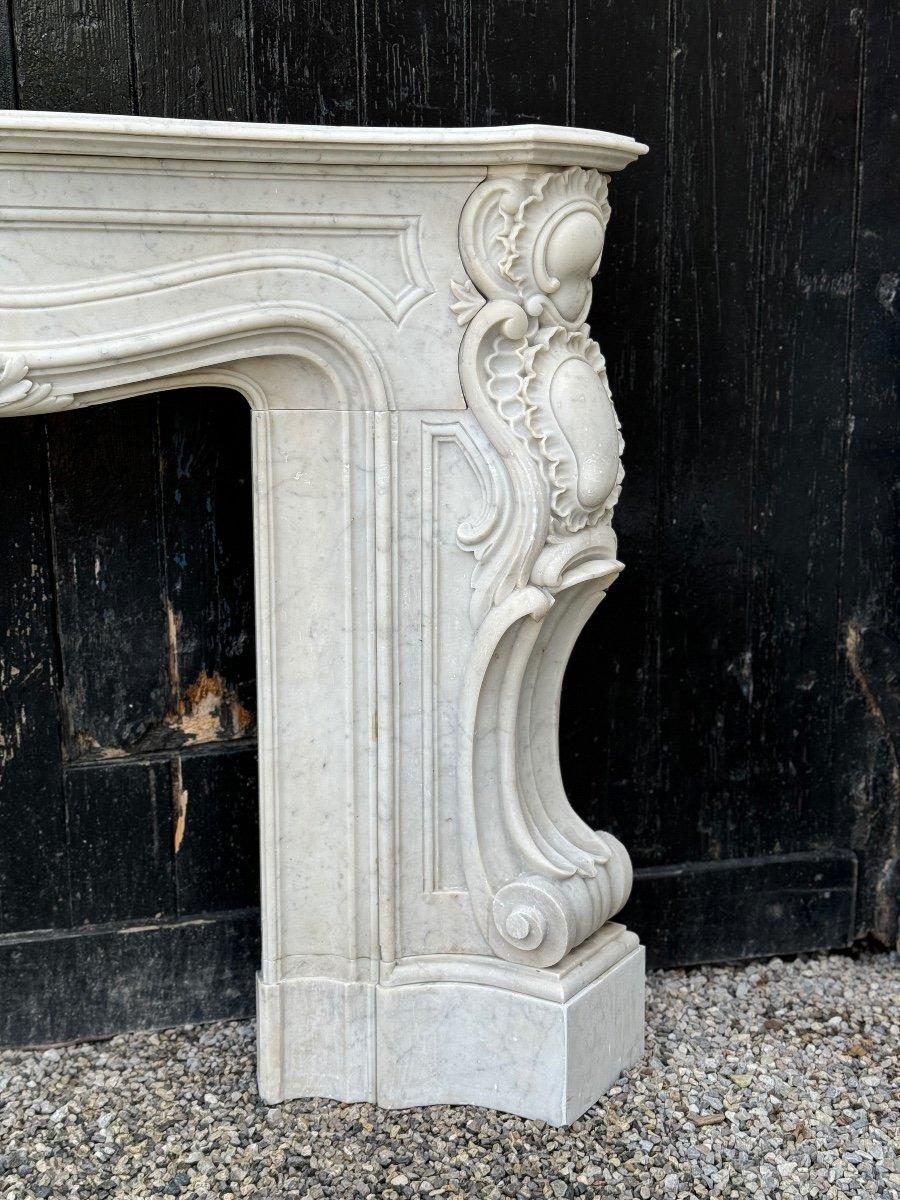 Impressive Louis XV Style Fireplace In Carrara Marble Circa 1880 For Sale 3