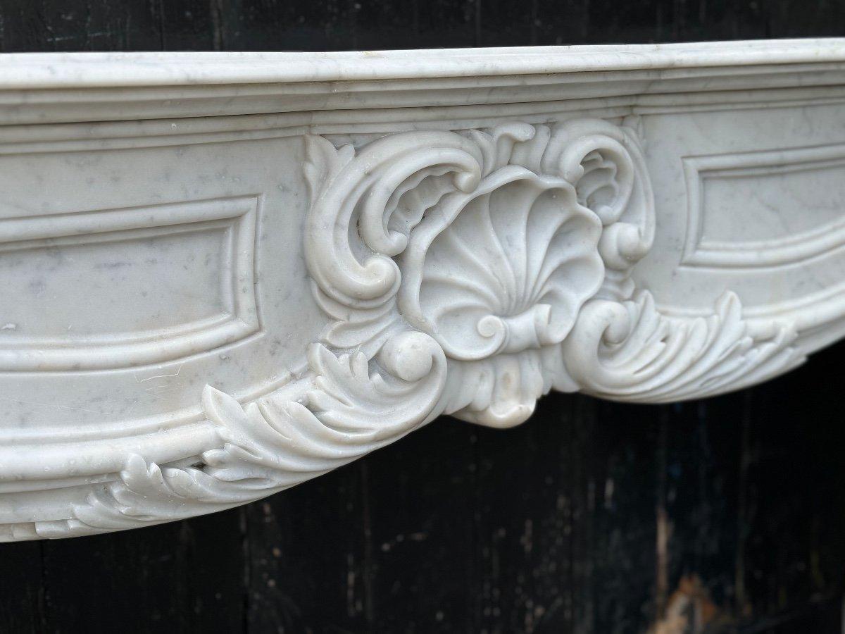 Impressive Louis XV Style Fireplace In Carrara Marble Circa 1880 For Sale 4