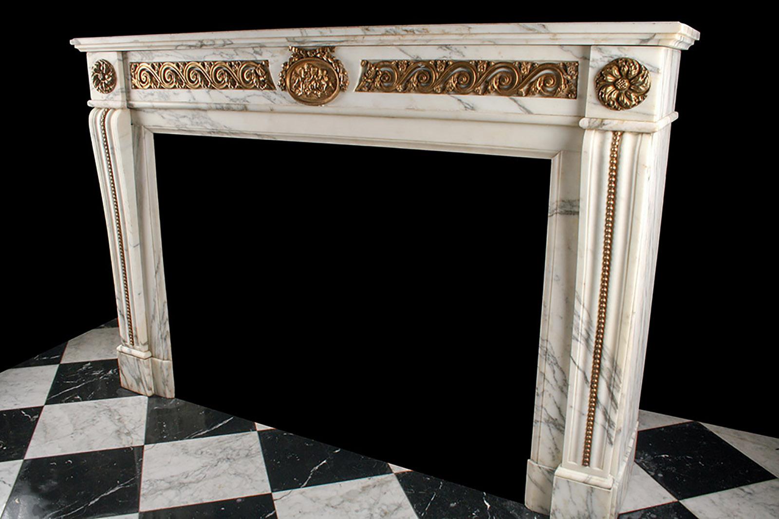 Impressive Louis XVI Regency Fireplace Mantel In Good Condition For Sale In London, GB