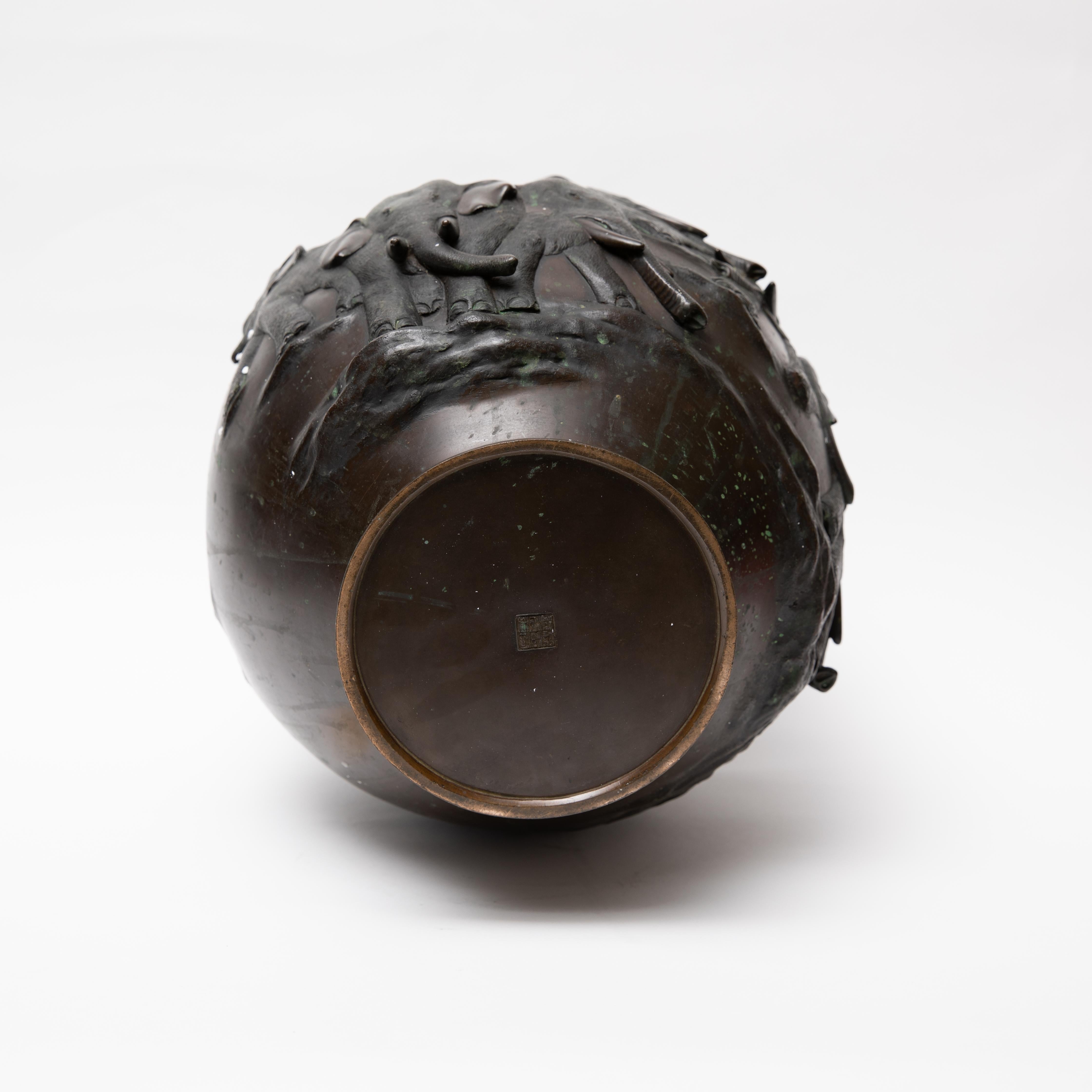Impressive Meiji Japanese Bronze Baluster Jar 6
