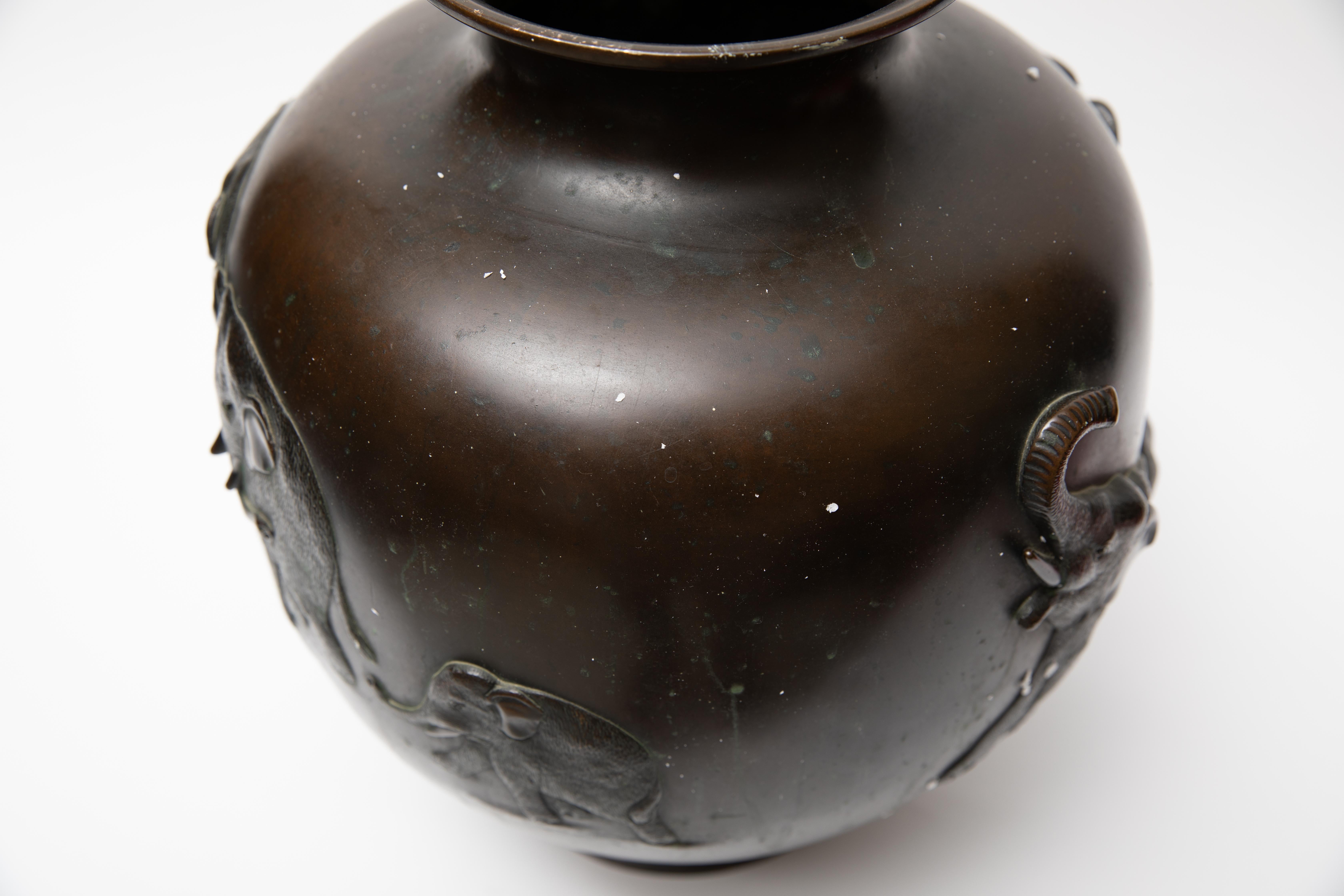 Impressive Meiji Japanese Bronze Baluster Jar 4