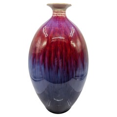 Impressionante vaso cinese della metà del XX secolo con vetro flambé, marchio Jingdezhen Jianguo