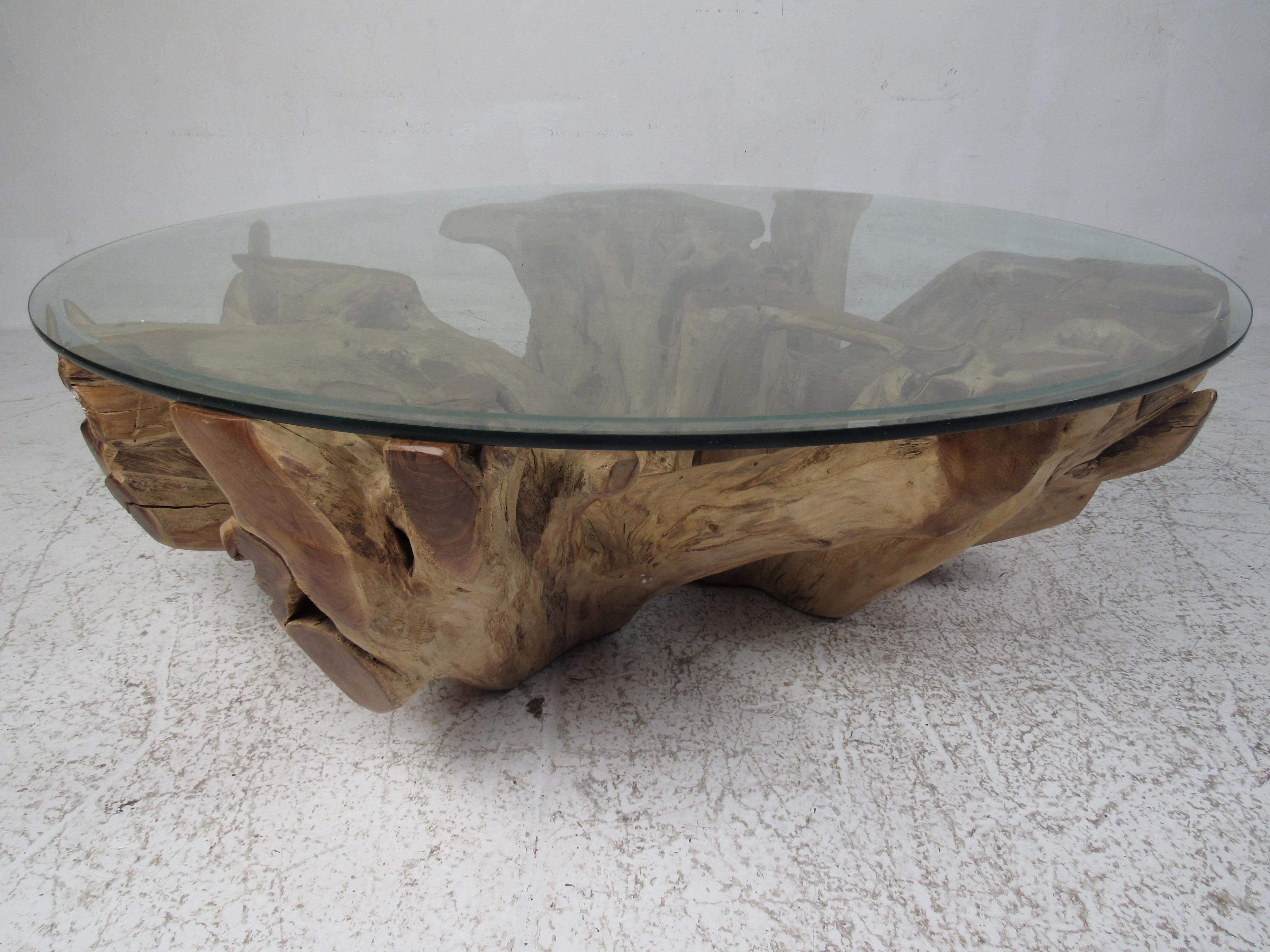 Impressive Mid-Century Modern Tree Root Coffee Table In Good Condition For Sale In Brooklyn, NY