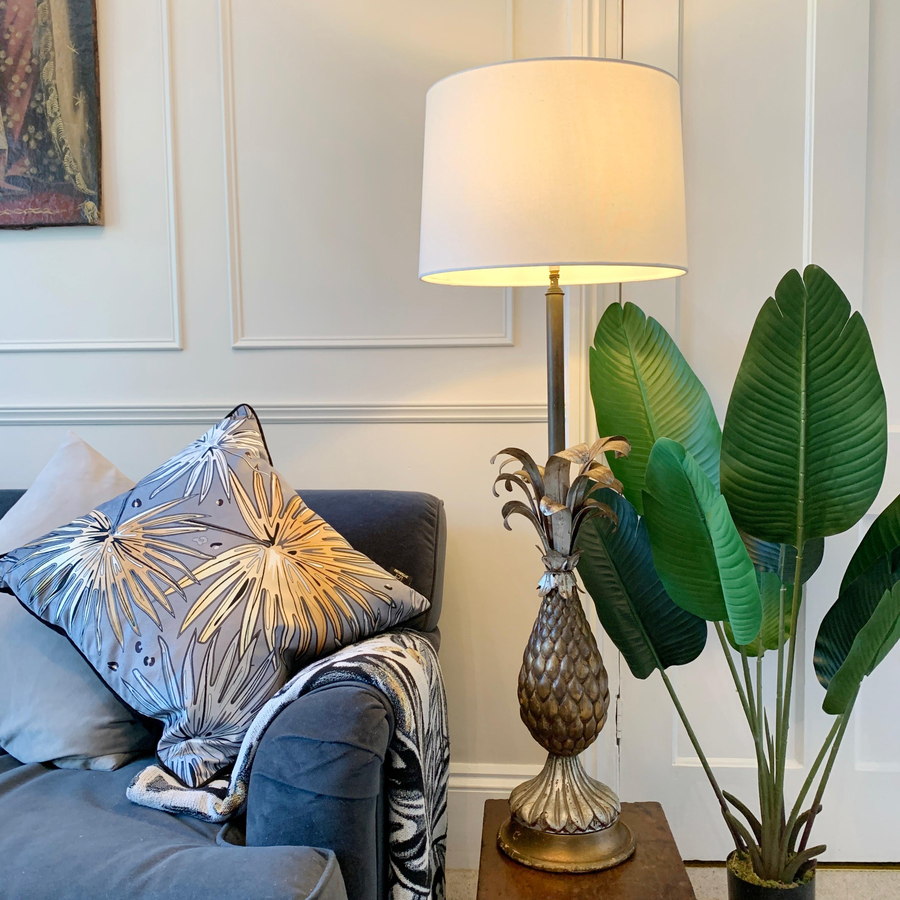 Impressive Mid Century Toleware Pineapple Lamp, This is a large statement table lamp of grand proportions. 
The base and pineapple body are carved in wood, with fabulous metal toleware fronds at the top. 
The lamp has a single bulb holder with