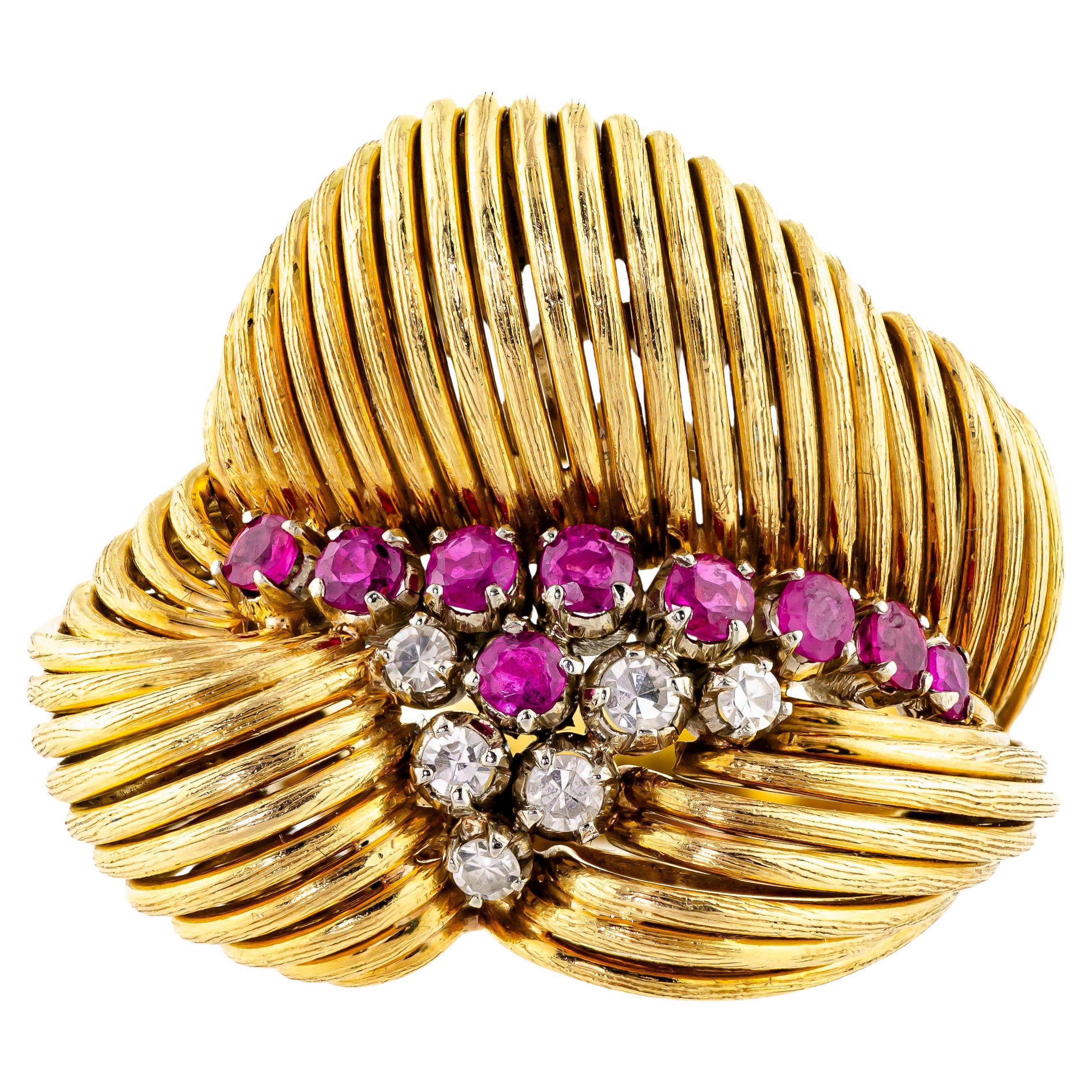 Impressive Mid-Century Ruby Diamond and Yellow Gold Ring For Sale