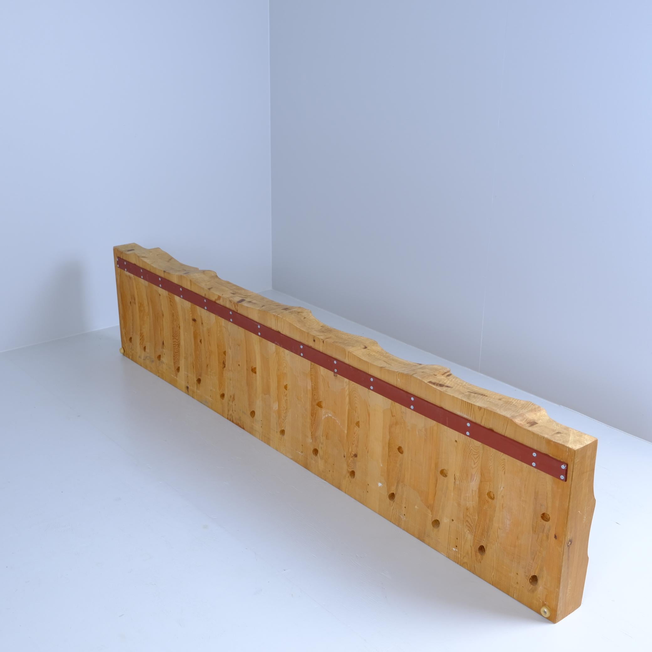 Impresionante escultura modernista de madera del escultor finlandés Pentti Papinaho 1964 en venta 4