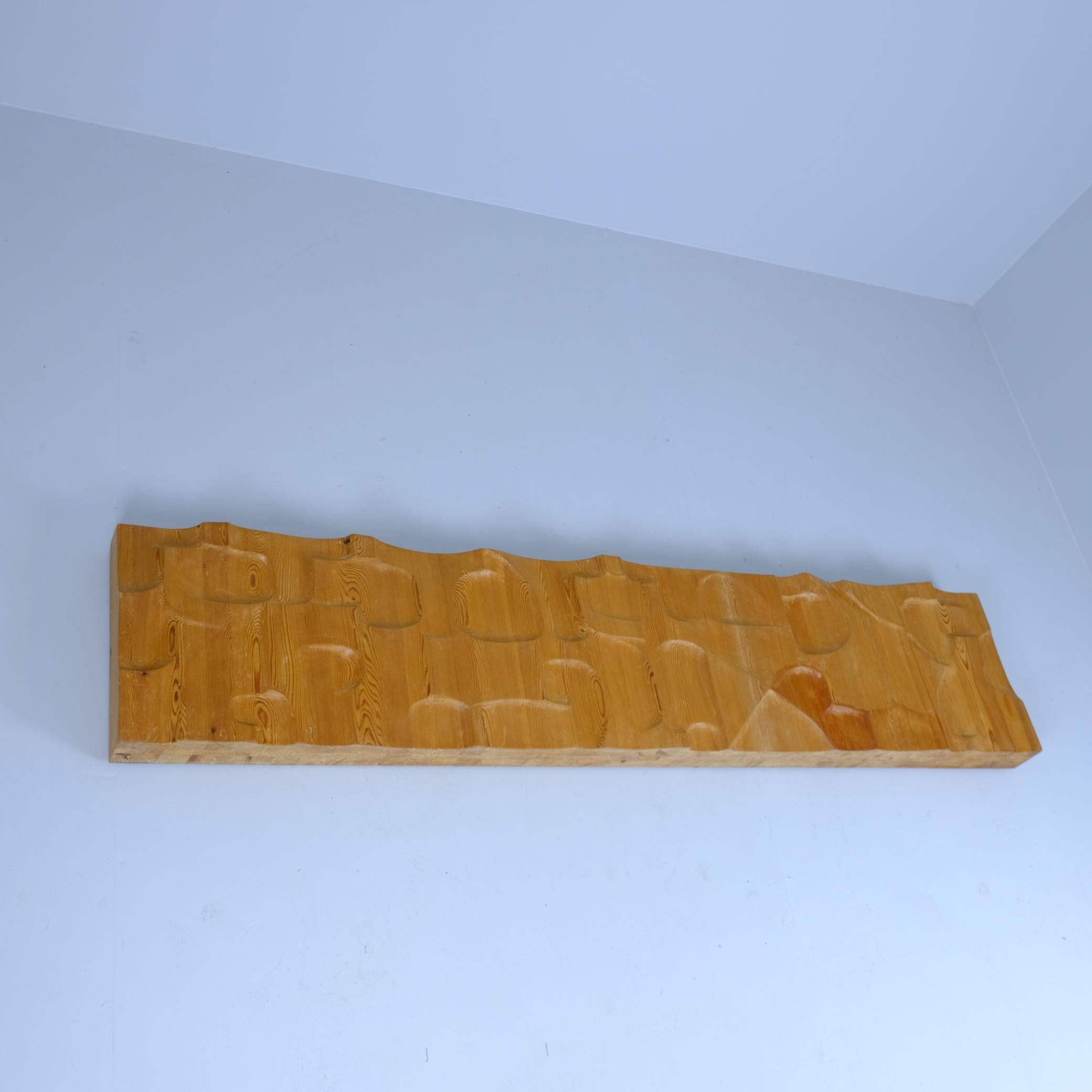 Impresionante escultura modernista de madera del escultor finlandés Pentti Papinaho 1964 Finlandés en venta