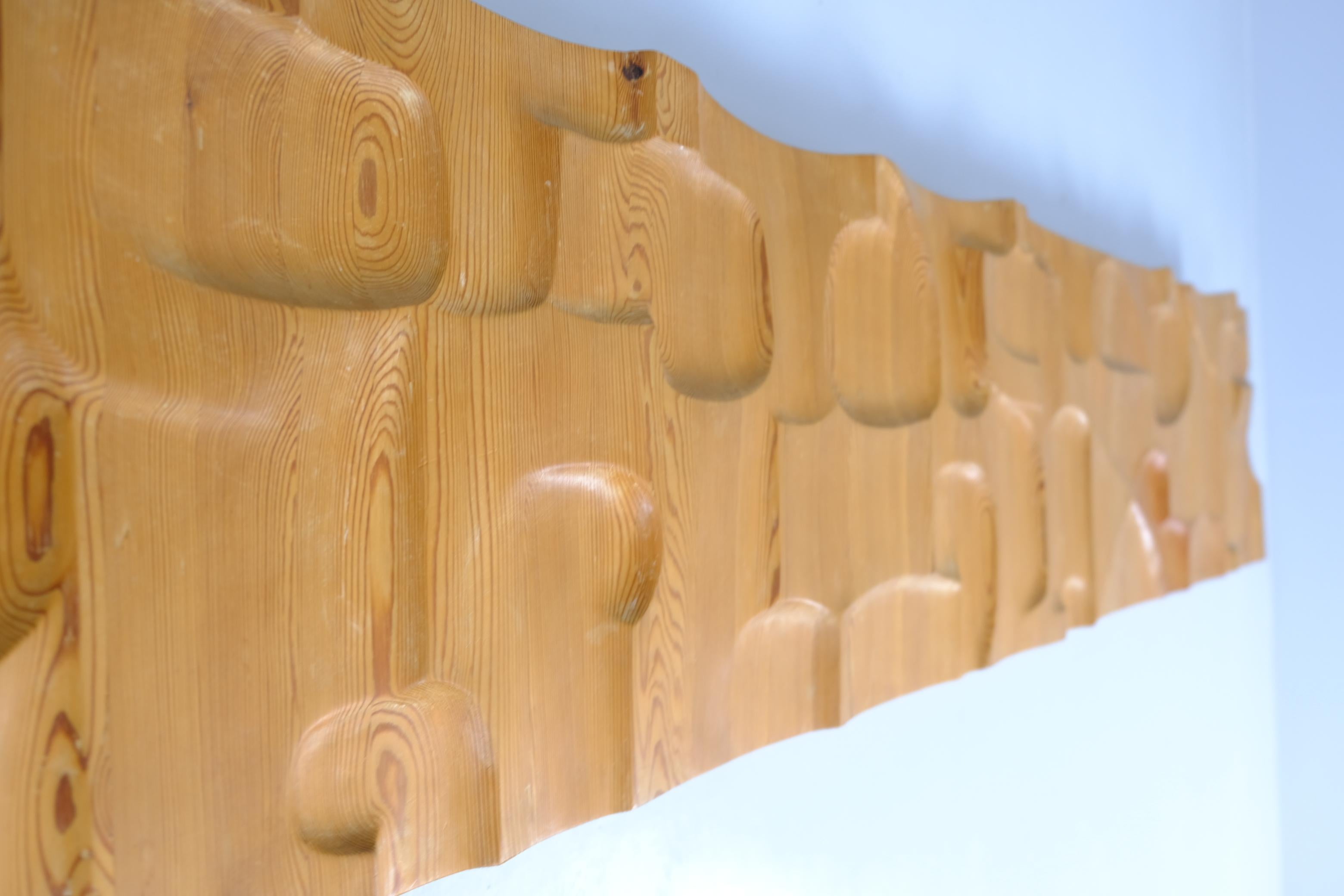 Impresionante escultura modernista de madera del escultor finlandés Pentti Papinaho 1964 en venta 1