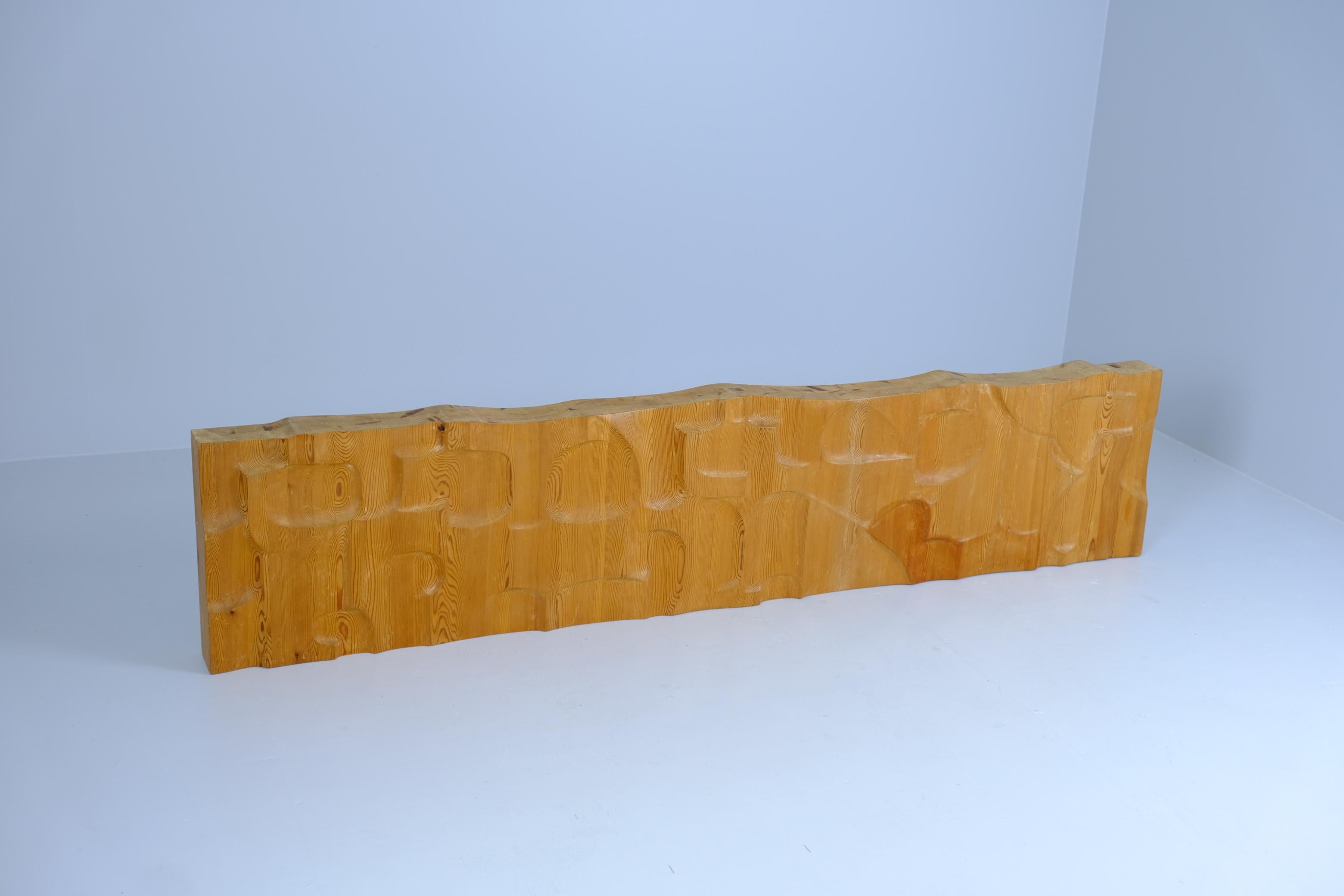 Impresionante escultura modernista de madera del escultor finlandés Pentti Papinaho 1964 en venta 2