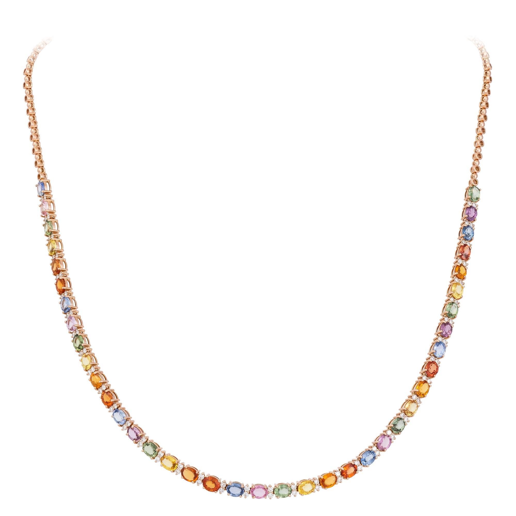 Collana in oro rosa 18 K 
Diamanti 1,02 carati/76 pezzi
Zaffiro Multi 16,58 carati/39 pezzi

Peso 16,2 grammi
Lunghezza 42 cm (regolabile= 

Con un patrimonio di antiche tradizioni di alta gioielleria svizzera, NATKINA è un marchio di gioielli con