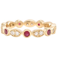 Impressive Natural Untreated Ruby and Natural Diamond 14 Karat White Gold Ring