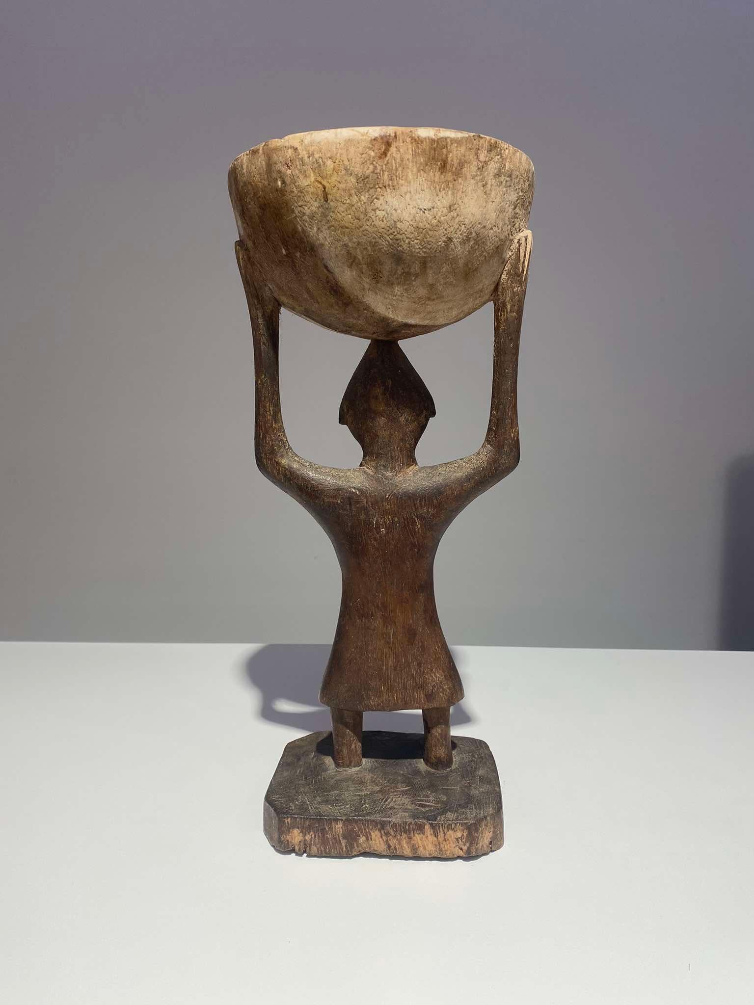 Wood Impressive Old Yoruba or Fon Cup Carrier - Nigeria - Benin - Before 1920 For Sale