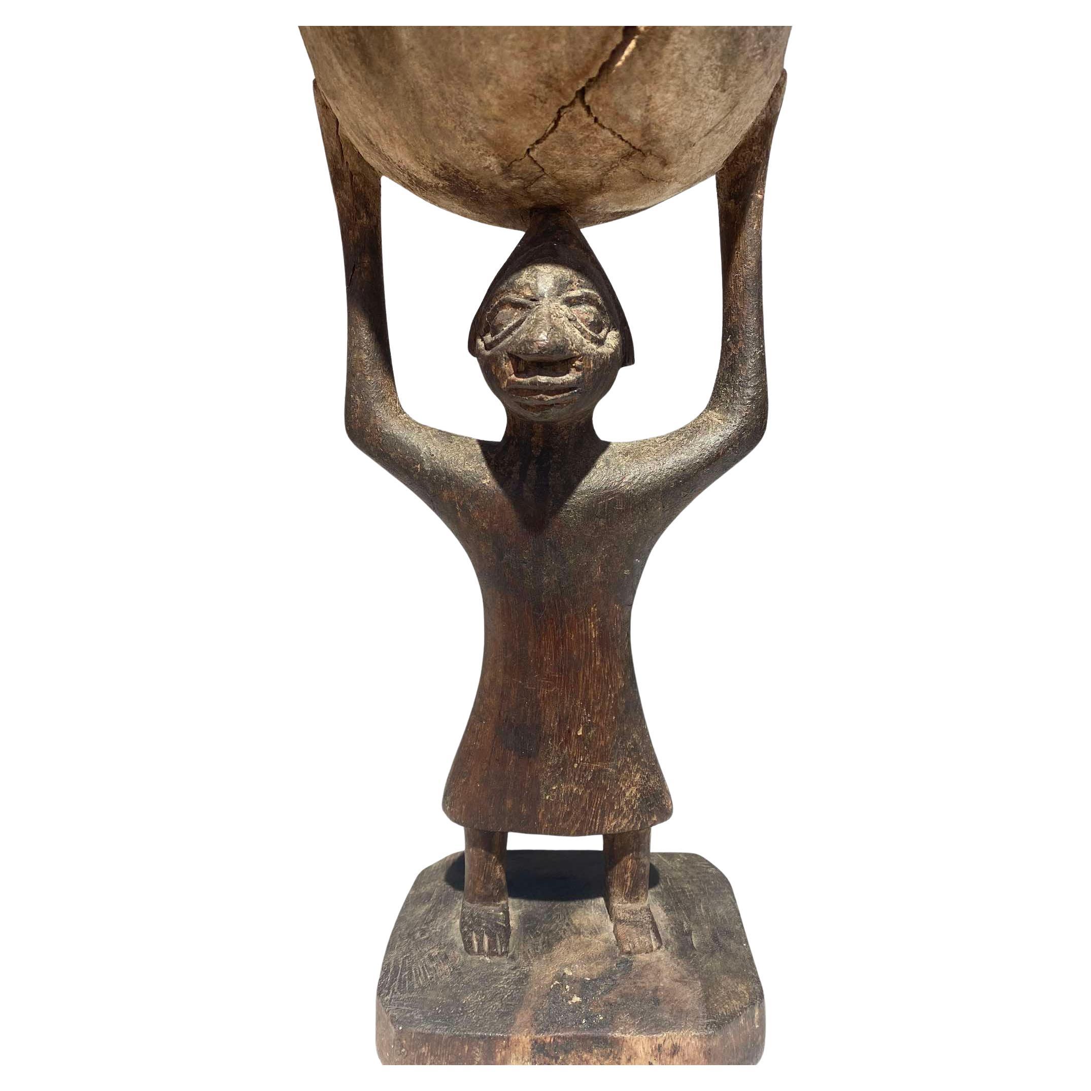 Impressive Old Yoruba or Fon Cup Carrier - Nigeria - Benin - Before 1920 For Sale