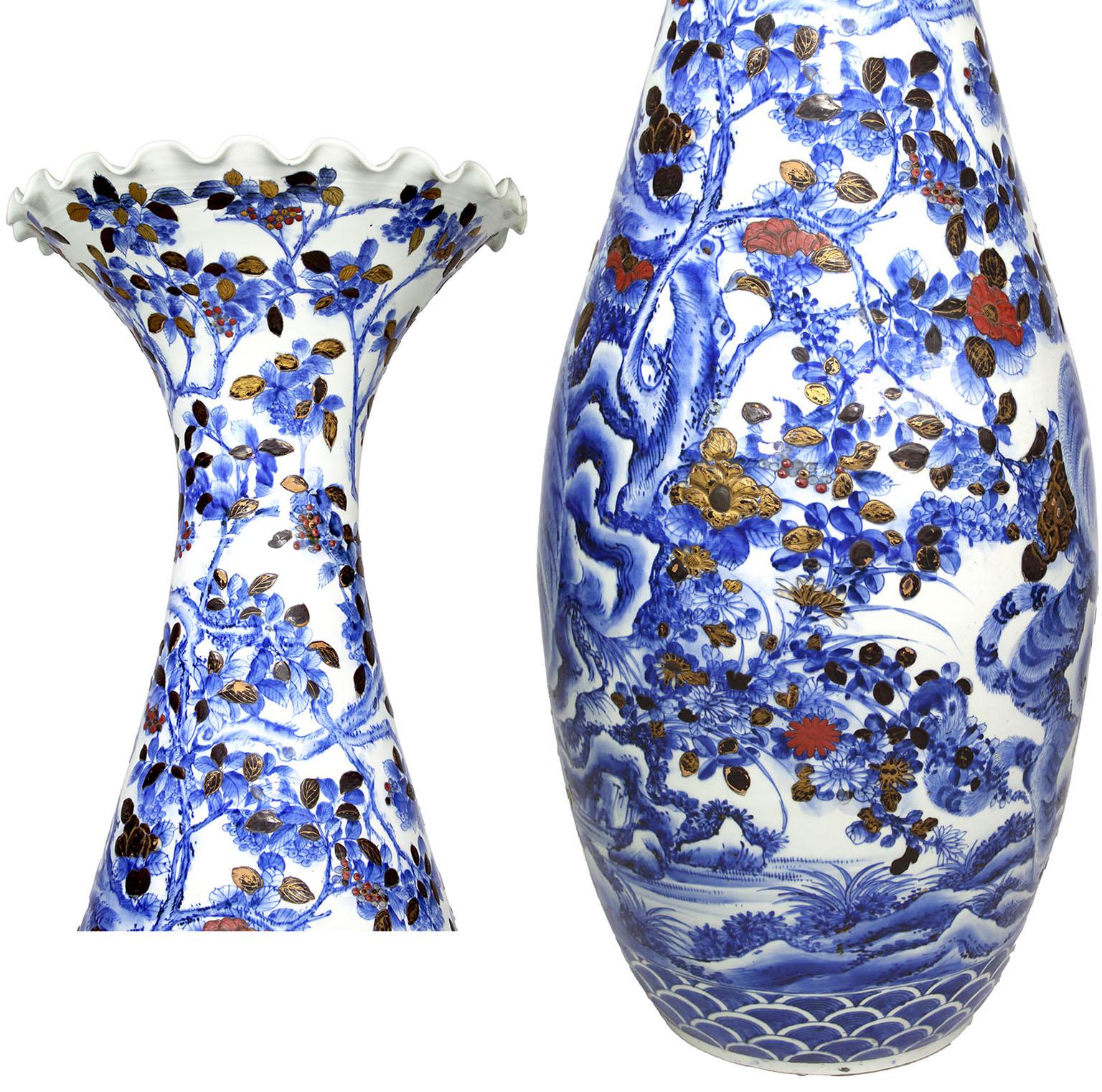Beeindruckendes Paar japanischer Vasen aus der Meiji-Periode (19. Jahrhundert) aus blauem Porzellan im Angebot 13
