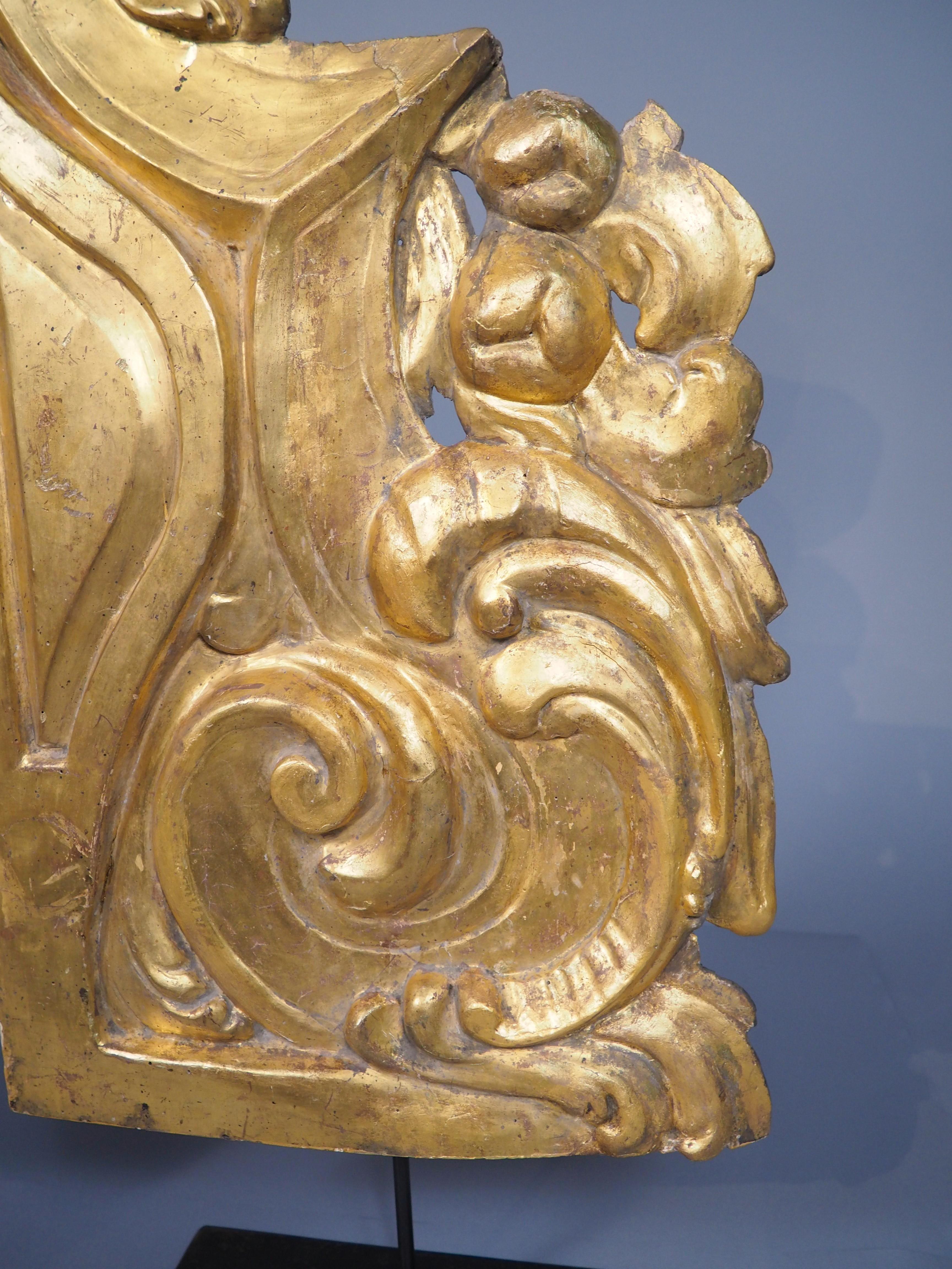 Impressionnante paire de sculptures en bois doré du XVIIIe siècle provenant de Nice, France, H-39.75 in. en vente 6