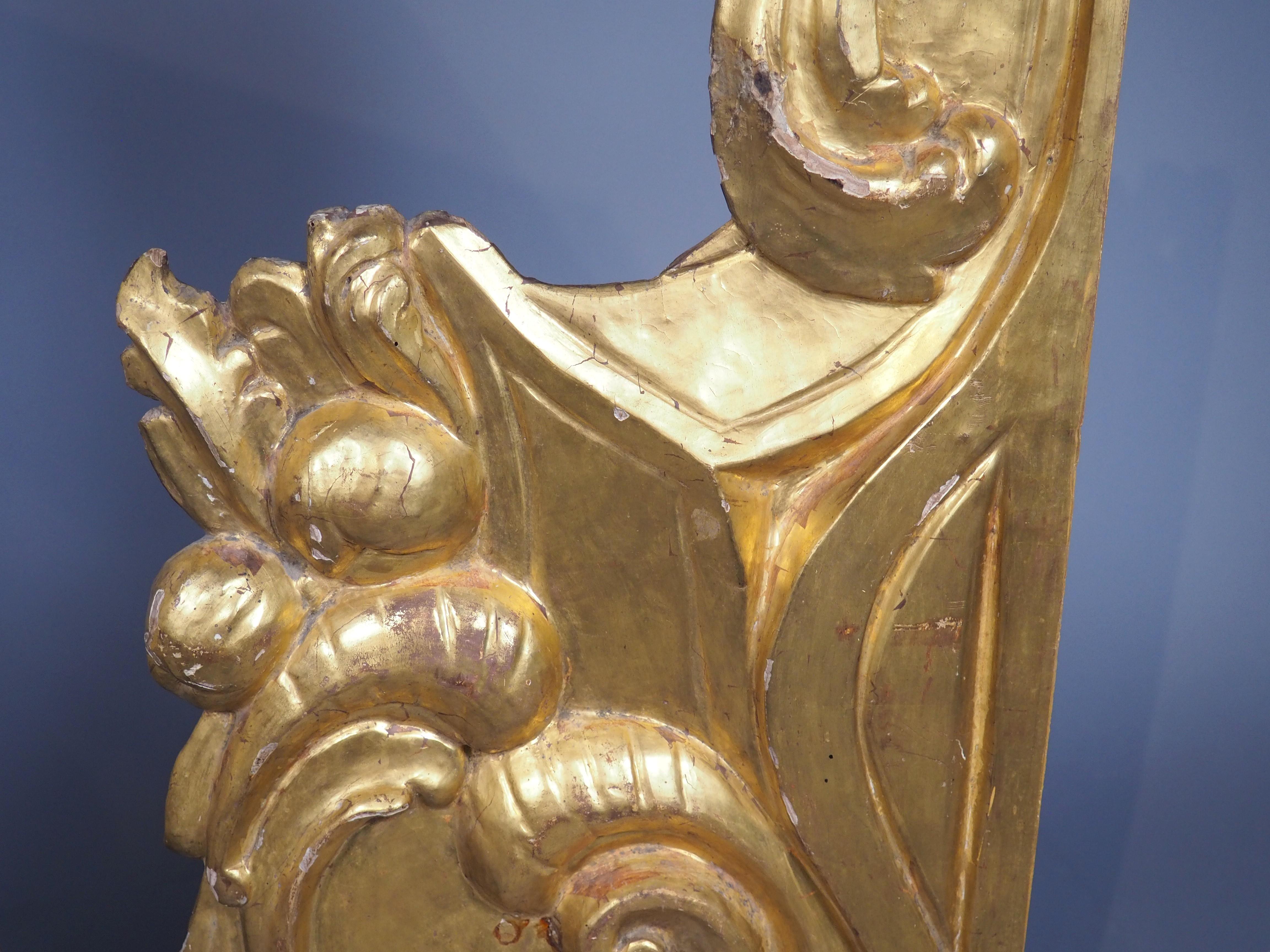 Impressionnante paire de sculptures en bois doré du XVIIIe siècle provenant de Nice, France, H-39.75 in. en vente 11