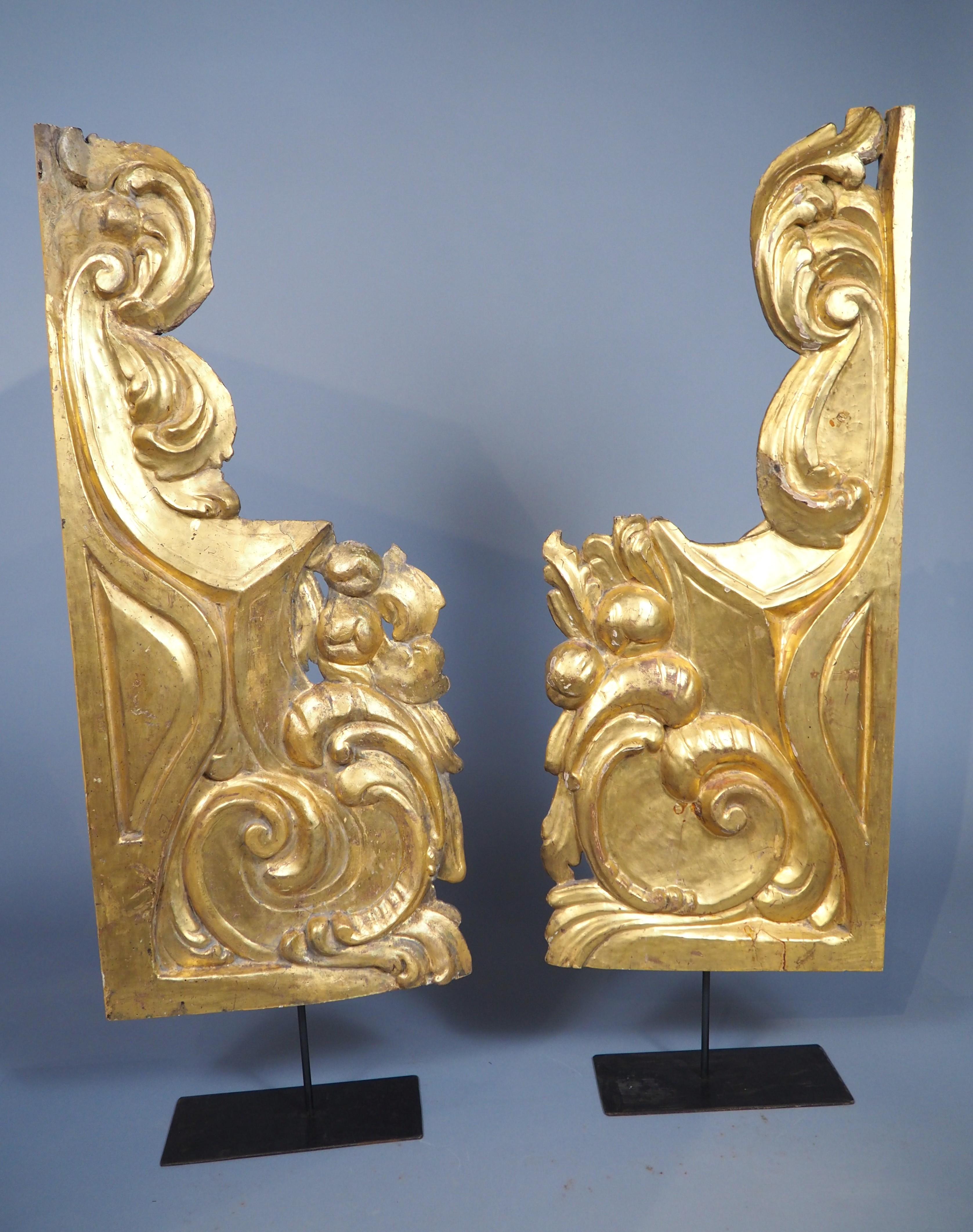 Impressionnante paire de sculptures en bois doré du XVIIIe siècle provenant de Nice, France, H-39.75 in. en vente 12
