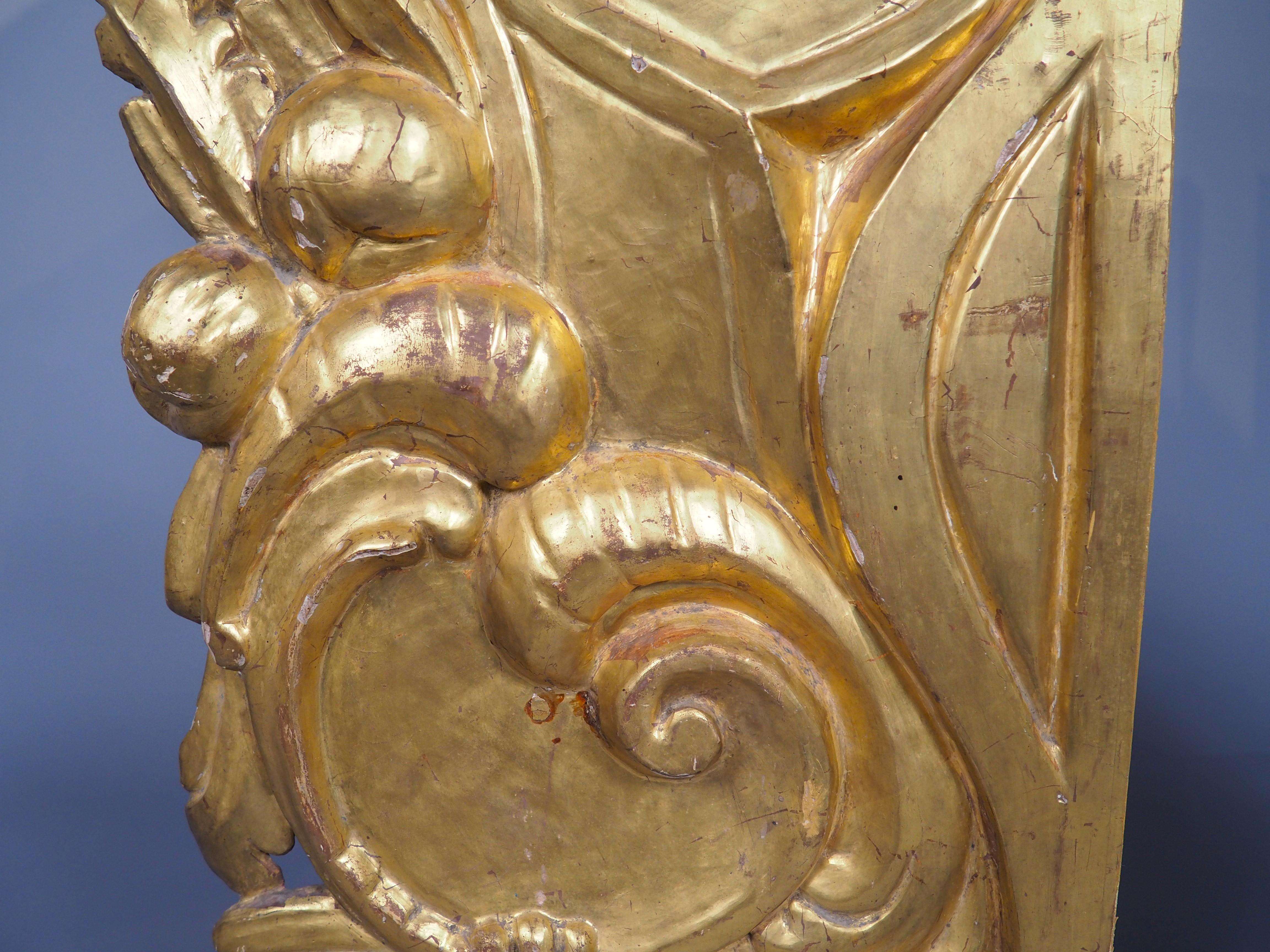 Métal Impressionnante paire de sculptures en bois doré du XVIIIe siècle provenant de Nice, France, H-39.75 in. en vente