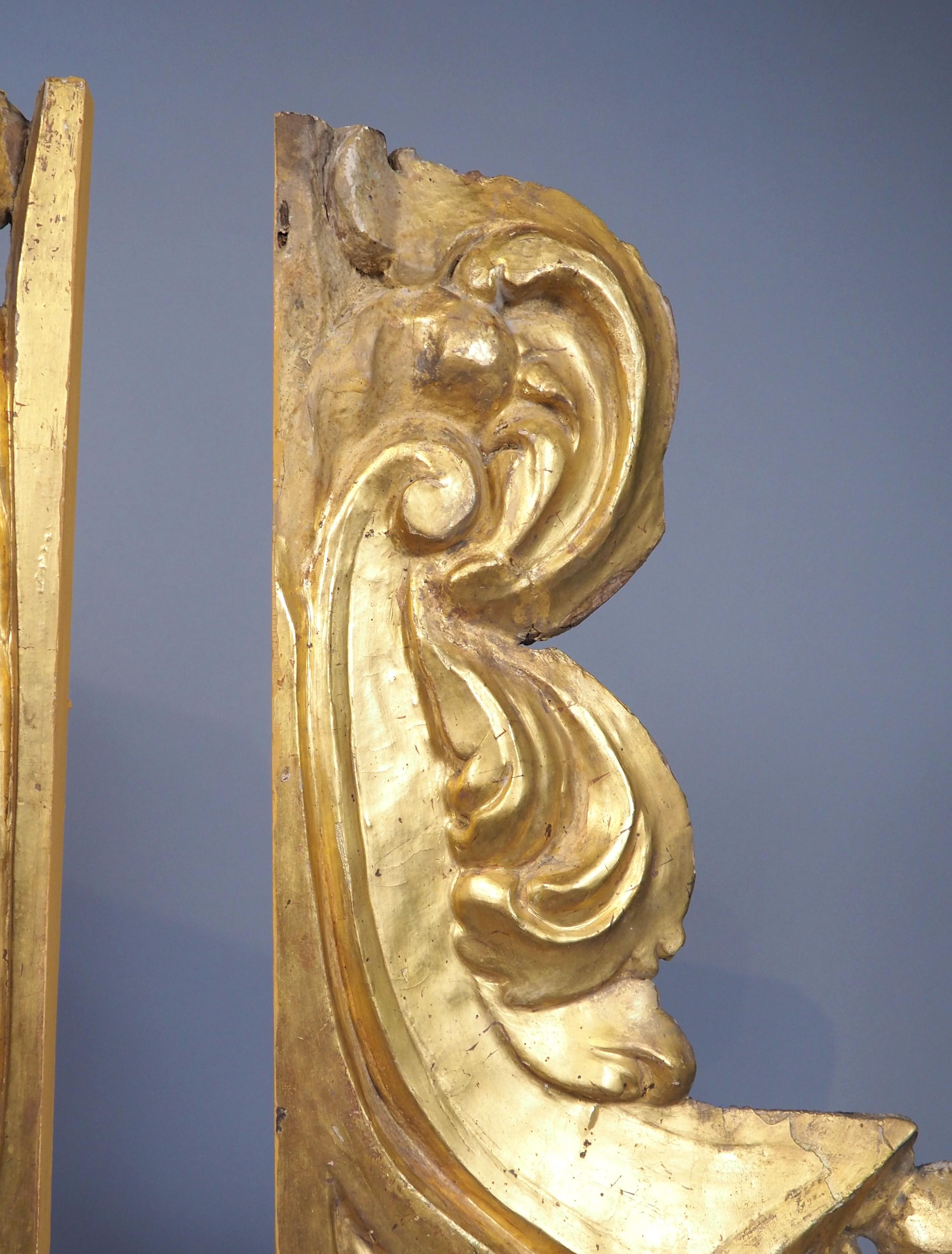 Impressionnante paire de sculptures en bois doré du XVIIIe siècle provenant de Nice, France, H-39.75 in. en vente 2