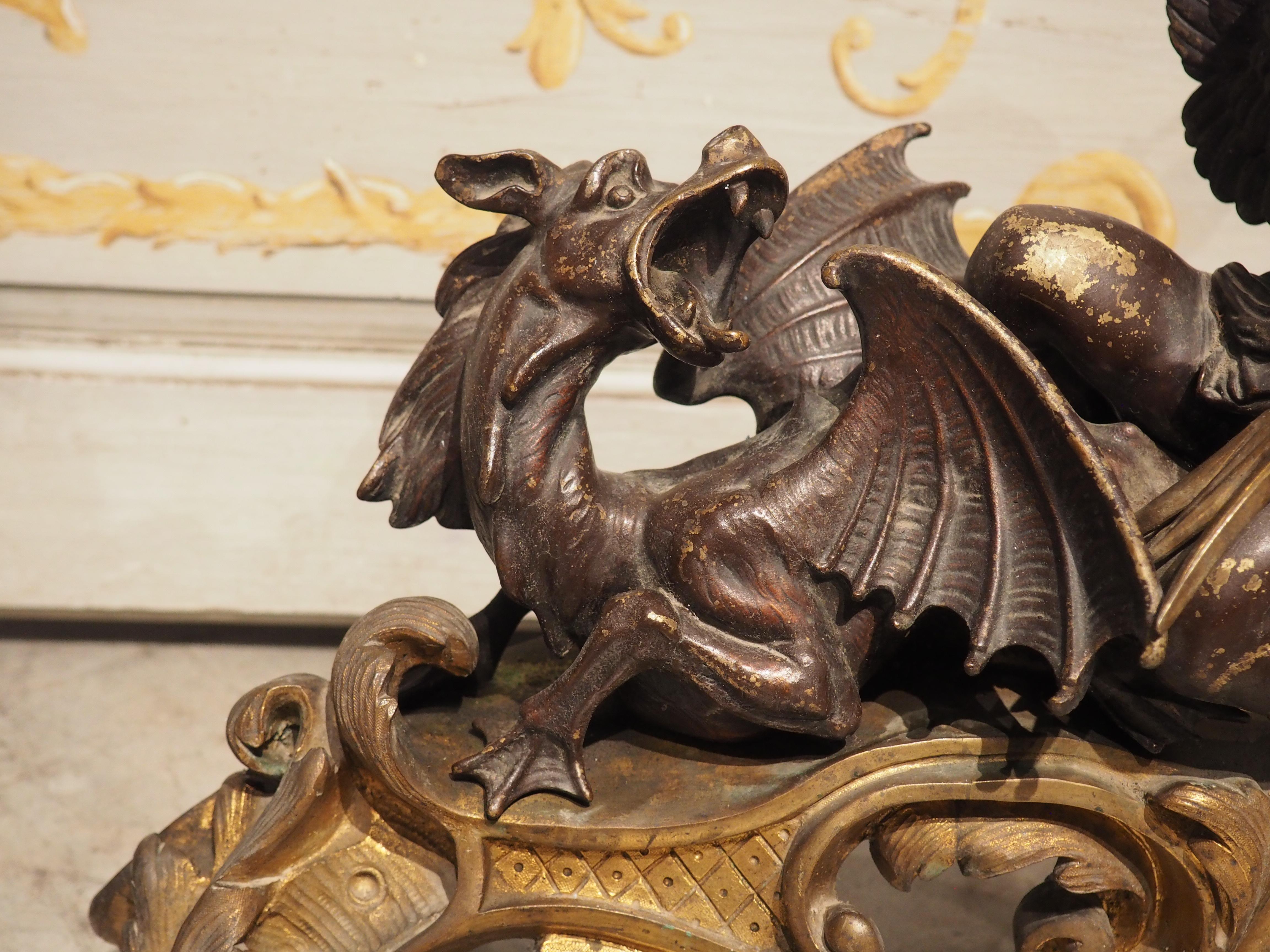 Milieu du XIXe siècle Impressionnante paire de Chenets en bronze français vers 1850 avec Putti et Dragons en vente
