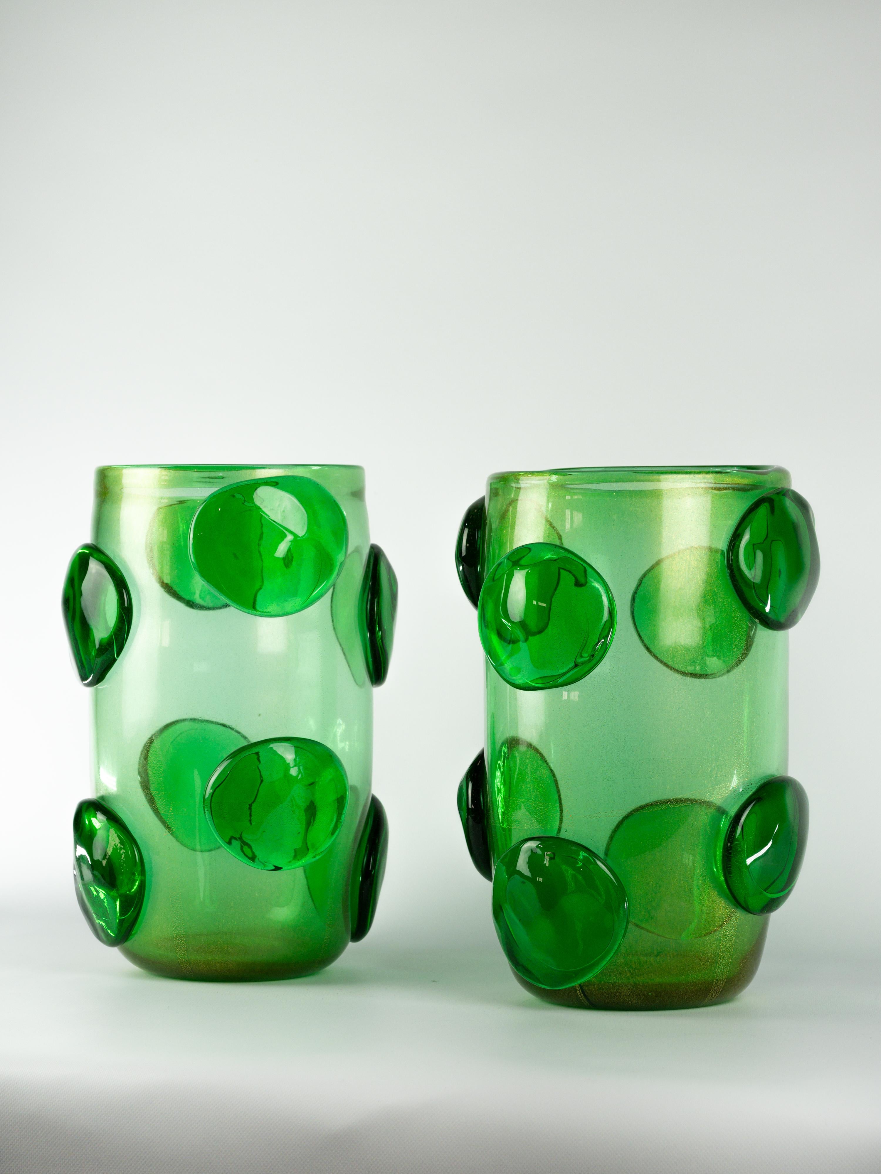 Contemporary Impressive pair of green and gold powder Murano glass vases For Sale
