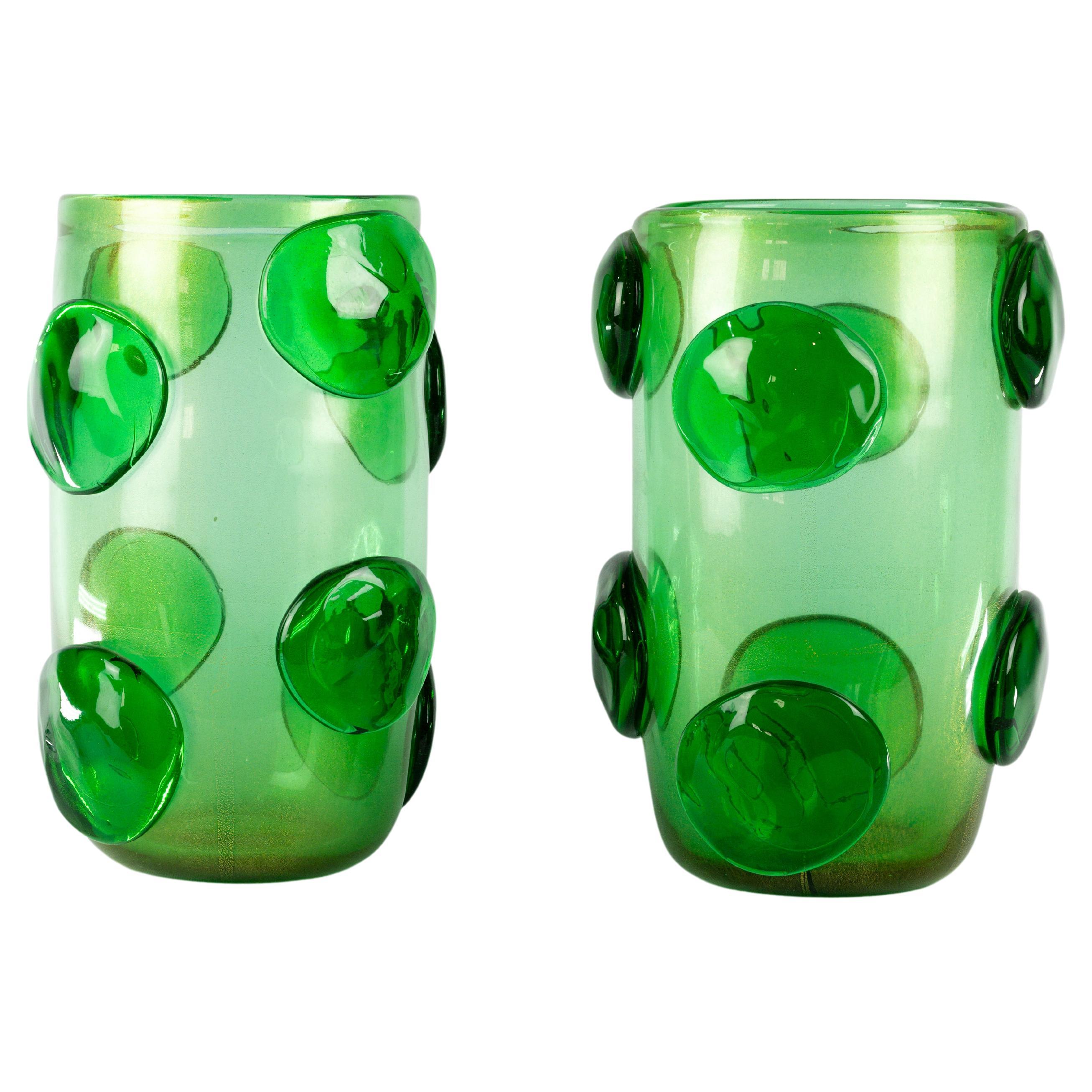 Impressionante coppia di vasi in vetro di Murano verde e polvere d'oro in vendita