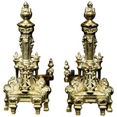 Impressionnante paire de chenets de style Louis XVI en bronze doré, France, vers 1900