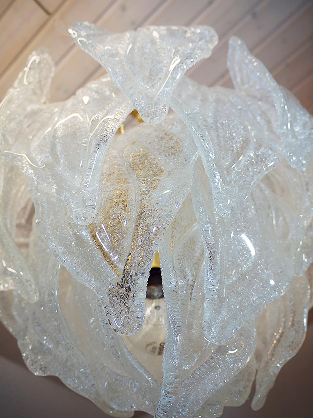Impresionante Araña de Pétalos de Murano Novaresi Vidrio y Latón, Italia Años 70 en Bueno Estado en Niederdorfelden, Hessen