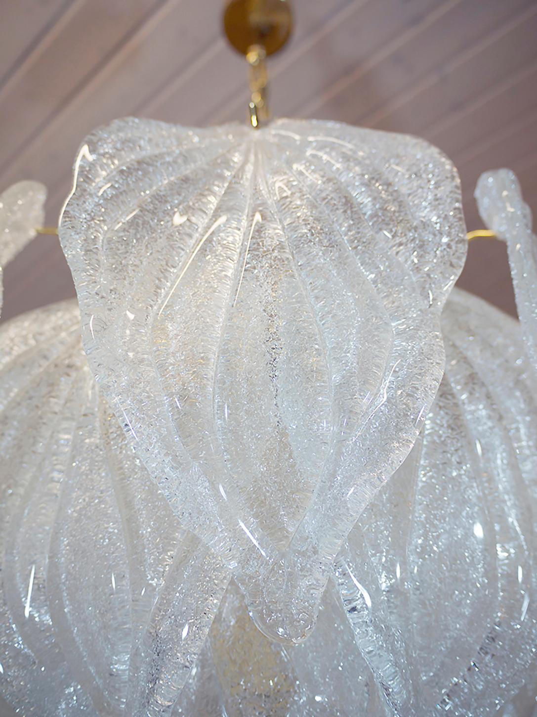 Impresionante Araña de Pétalos de Murano Novaresi Vidrio y Latón, Italia Años 70 finales del siglo XX
