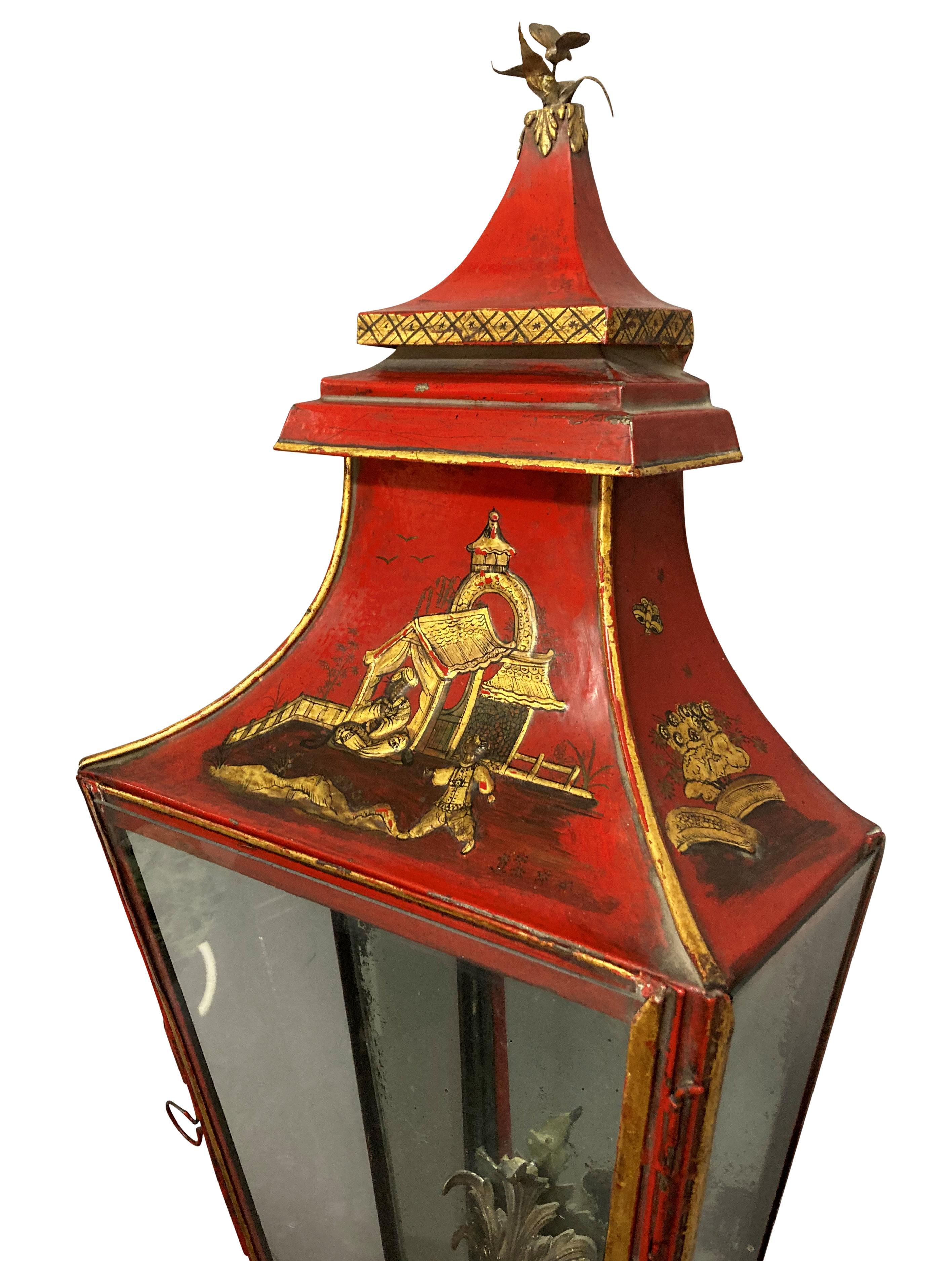 Impressive Pair Of Regency Style Scarlet Japanned Wall Lanterns In Good Condition For Sale In London, GB
