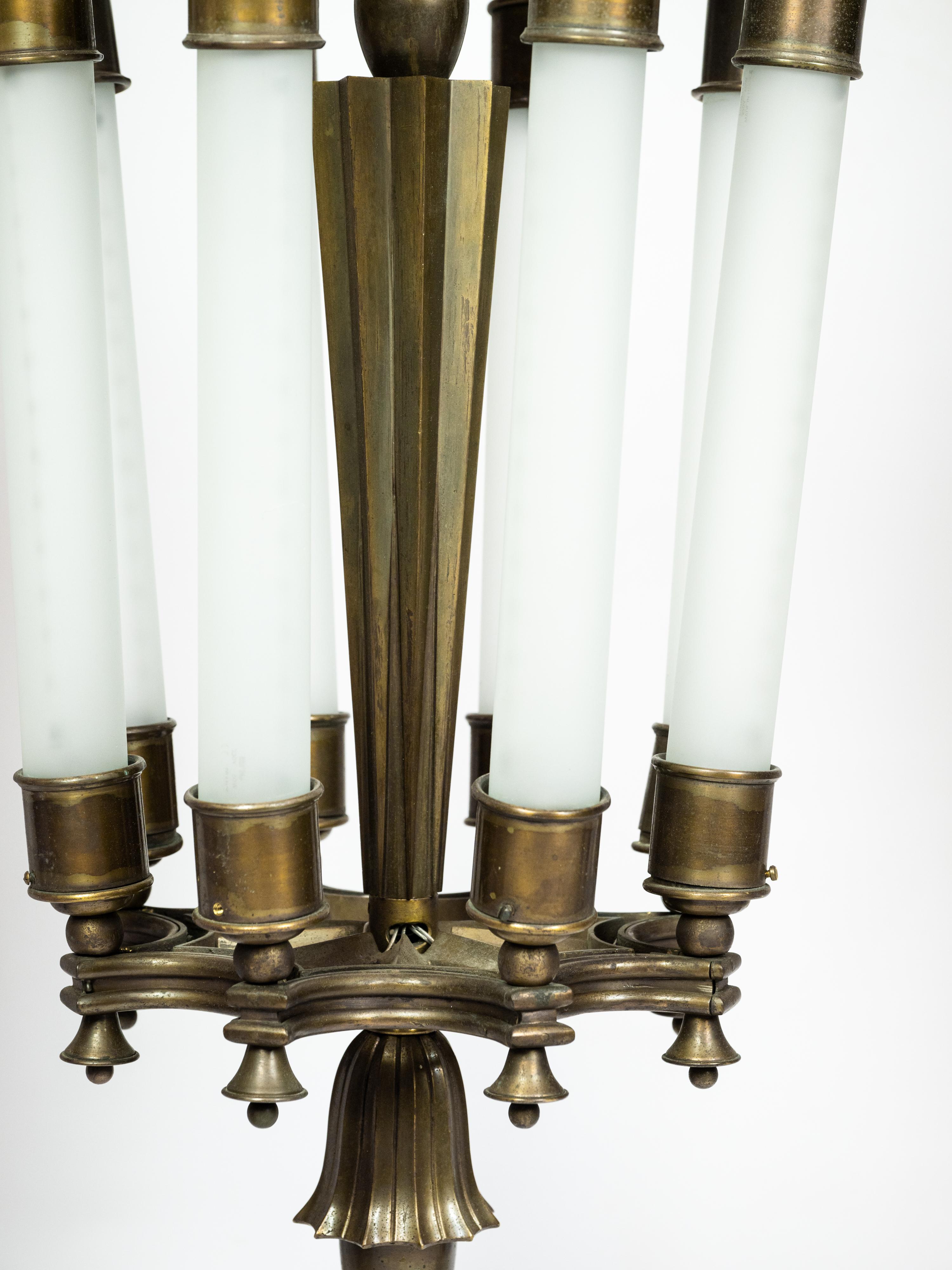 Impressive pendat light in cast bronze designed by Ottavio Cabiati In Excellent Condition For Sale In Monaco, MC